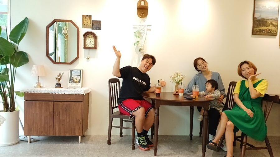 너무 화보 같이 나왔다 🥰 원규쌤 예쁜 사진 감사합니다! 서연쌤 맛있는 요리 감사합니다! ❤️ 
#크게한탕스 #29초영화제 #촬영 #모임 
#육아유튜버 #엄마후티비 & #콩콤네 
solip_grim