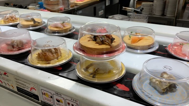 생애 첫 회전초밥 🍣🍜✨
