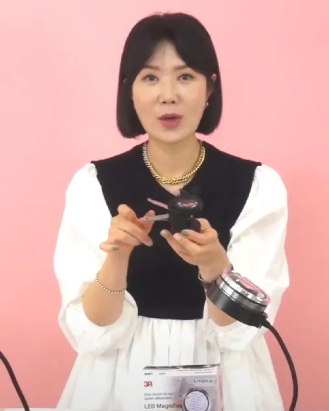 매주 신박닷컴 x 엠뷰라이브와
달리고 있어요!!

신박한 제품들이 많아서 소개하는 
저도 너무 재밌는 방송이에요.

늘 함께 애써주시는 mview_official
가족들 감사해요~
호흡이 척척 맞아서
매번 편하게 방송해요❤❤

더 열심히 잘할께요~~😊👍👍
