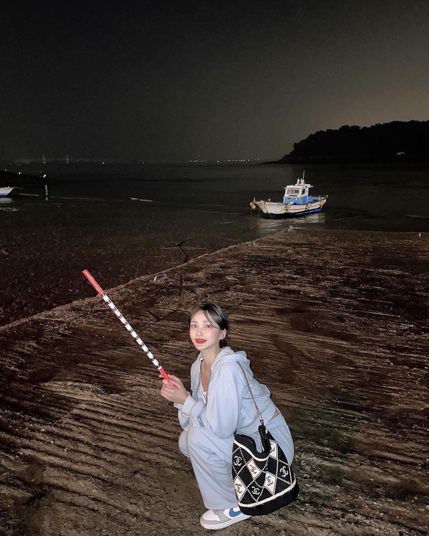 다사다난 했던 2023년을 행복한 추억으로 
채워주신 소중한 내 사람들 진심으로 고맙고, 
2024년도 함께해요 우리 !!!
새해 복 많이 받으시고,
올 한해도 건강하고 행복만 하길 🍀