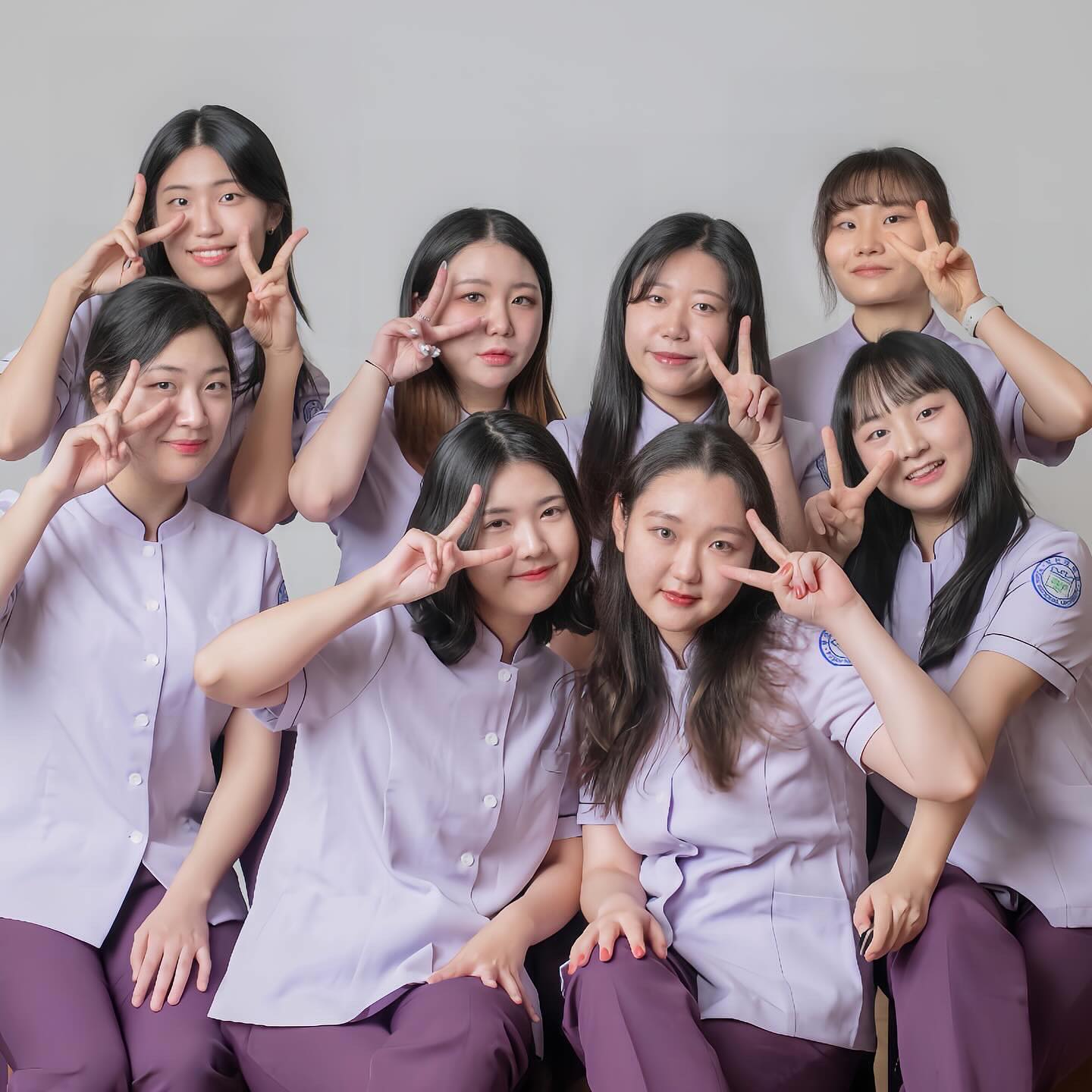 나두 졸업하는 척,,ㅎ 
다들 졸업축하행🎉