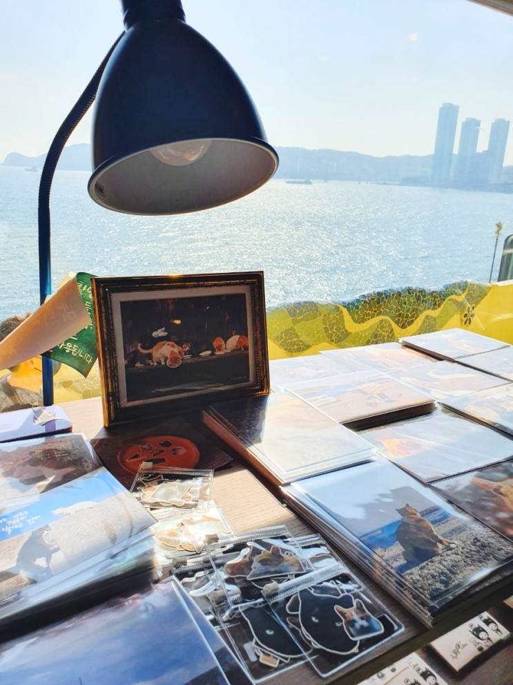 부산영도 흰여울문화마을 기념품 소품샵: 리사네잡화점/소소한흰여울/하얀달/마음을담다