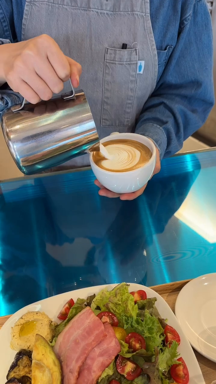 블루보틀에서 브런치🍳🥗🥚🧇🥓☕️

#오사카 #우메다 #블루보틀
#bluebottlecoffee #japan