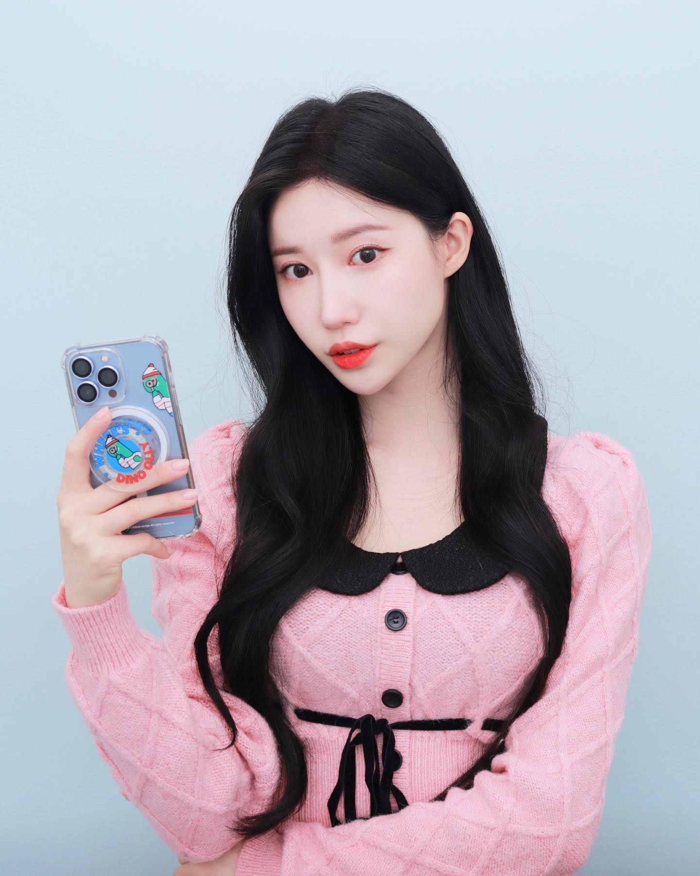 168cm.kr ‘올리’ 그립톡 폰케이스🦖💚🤍
전에 사용하던 케이스는 자력이 약해서 
그립톡 잃어버리고 그랬는데 
#168cm케이스 는 자력이 2배 강해서 잘 안떨어지고, 
흔들어도 끄떡없더라구요!👍🏻
그립톡 탈부착도 너무 실용적이고, 
올리 케릭터 까지 짱 귀엽잖앙🦖💚
.
#폰케이스브랜드추천 #아이폰케이스
#맥세이프 #맥세이프케이스 #인생네컷