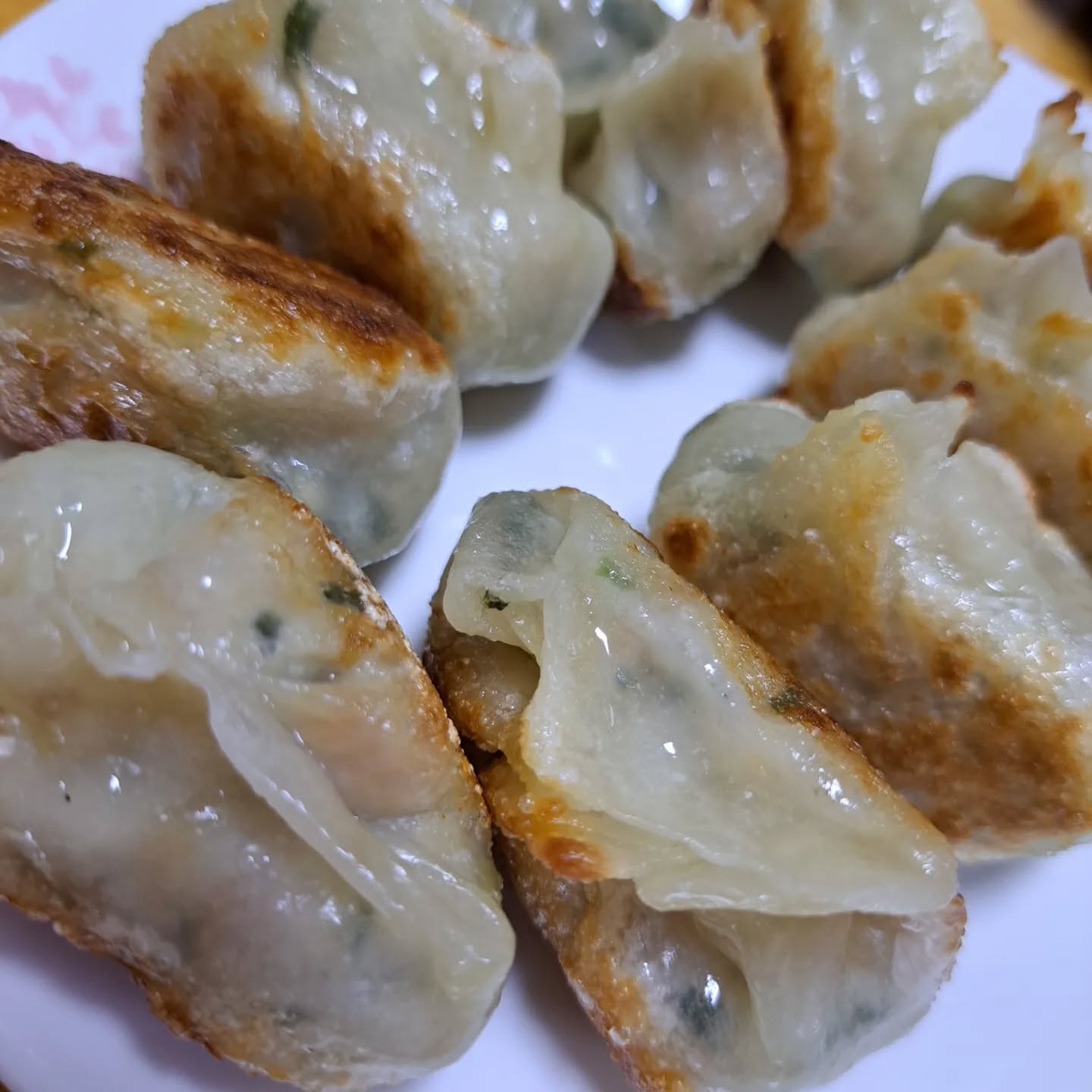 수정전통시장 명당만두

고기만두가 맛있다.
구워먹는걸 추천👍🫶

#명당만두 #수정전통시장맛집 #수정시장맛집 #좌천맛집 #부산명당만두 #고기만두 #수정시장
#부산만두 #떡볶이랑 머겅 #군만두맛집
