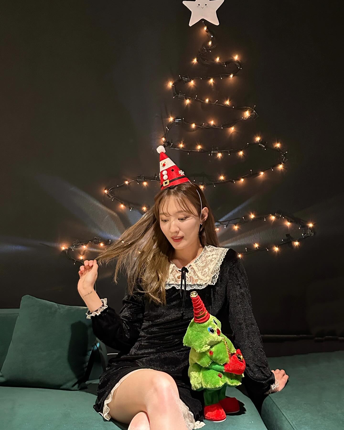 크리스마스 뭐 별거있나 해놓고 귀요미 인형들 사이에서 주접이란 주접은 다 떨기🤧
이틀동안 오마카세급으로 폭식하고 돌아온 일상
해피크리스마스><🎄
#크리스마스 #merrychristmas