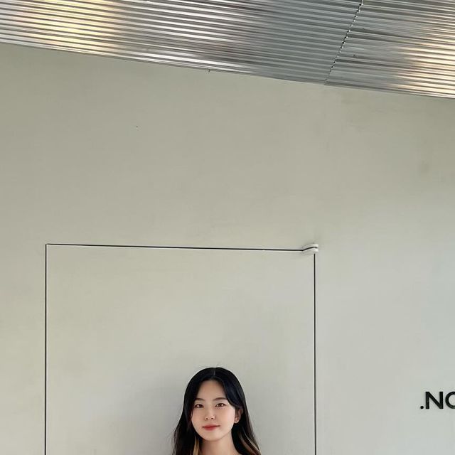 옝이 on Instagram: "#광고 닷노트 성수점 방문🤎 강남점과는 다르게 밝고 따뜻한 느낌의 분위기였고 성수점에서만 만날 수 있는 스페셜 향 2개도 있었다 ✨ 내 마음대로 향료를 골라 조향해서