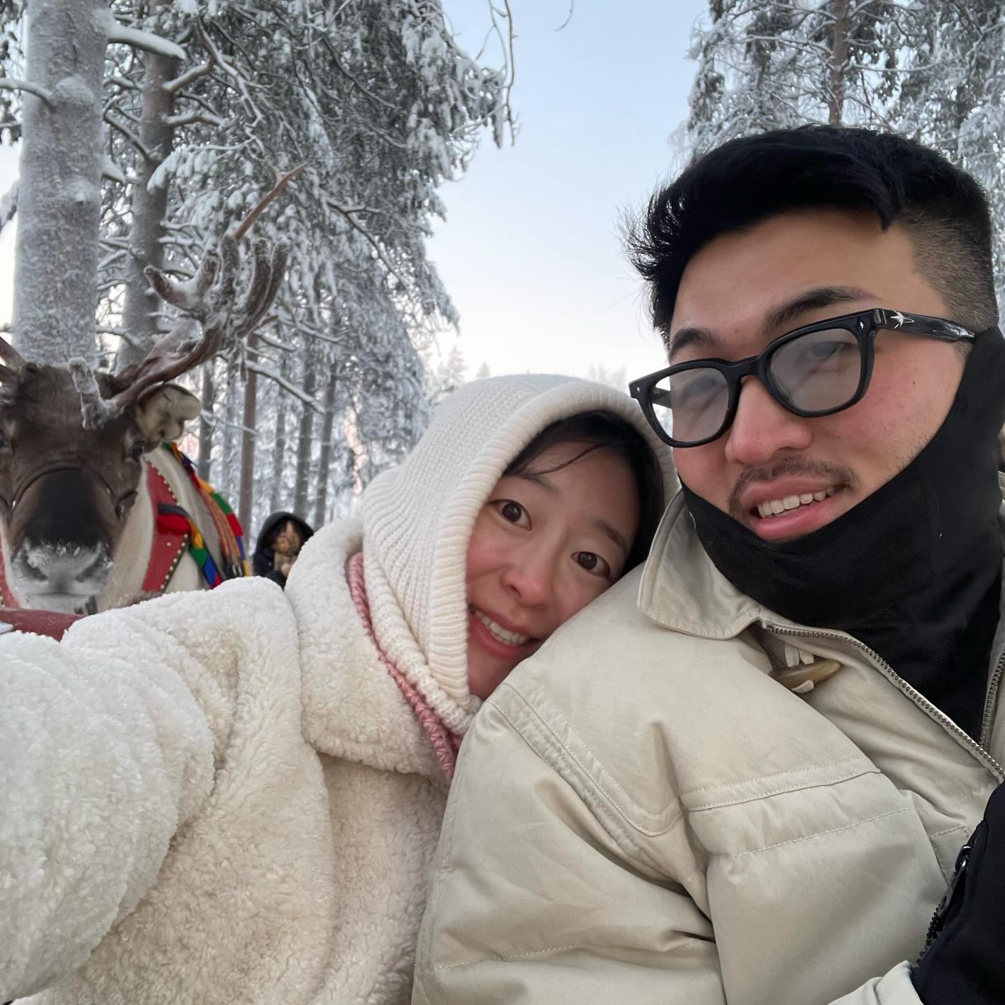 산타마을에서 순록썰매타기 🦌🛷영하 20도 정신못차리는 기절추위였지만 행복했다구 ~~ ❤️❤️#rovaniemi#투빈커플