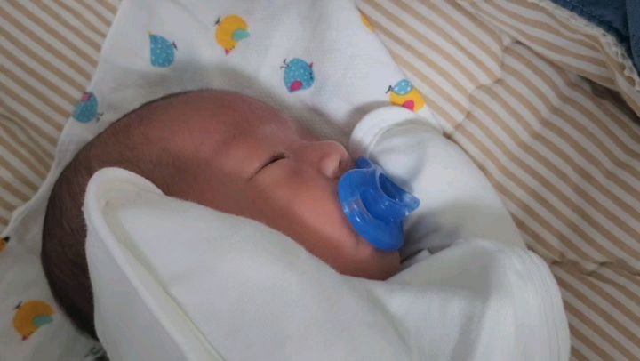#협찬 
신생아 쪽쪽이로 선택한 누크 센서티브 쪽쪽이👶
올실리콘이라 부드럽고 관리가 편해요 
대한소아치과학회인증 받았다고 해서 
더욱 믿음이 가고 안심되는 치아건강쪽쪽이에요
쪽쪽이 디자인이 아기의 턱과 입천장 변형을 예방하고 치아의 부정교합을 최소화 하도록 만들어졌다고 해서 선택했어요 
오물오물 넘 귀여운 울애기🥰
 nukkorea.official 
#신생아쪽쪽이 #누크센서티브쪽쪽이 #센서티브쪽쪽이 #올실리콘쪽쪽이  #신생아쪽쪽이추천 #쪽쪽이추천 #부정교합최소화쪽쪽이 #치아발달쪽쪽이 #치아건강쪽쪽이 #대한소아치과학회추천쪽쪽이 #대한소아치과학회인증쪽쪽이 #의료전문가추천쪽쪽이 #쪽쪽이치아건강 #쪽쪽이치아발달 #쪽쪽이구강발달 #쪽쪽이부정교합 #누크 #좋반 #선팔하면맞팔 #청룡띠맘 #청룡띠 #수원맘