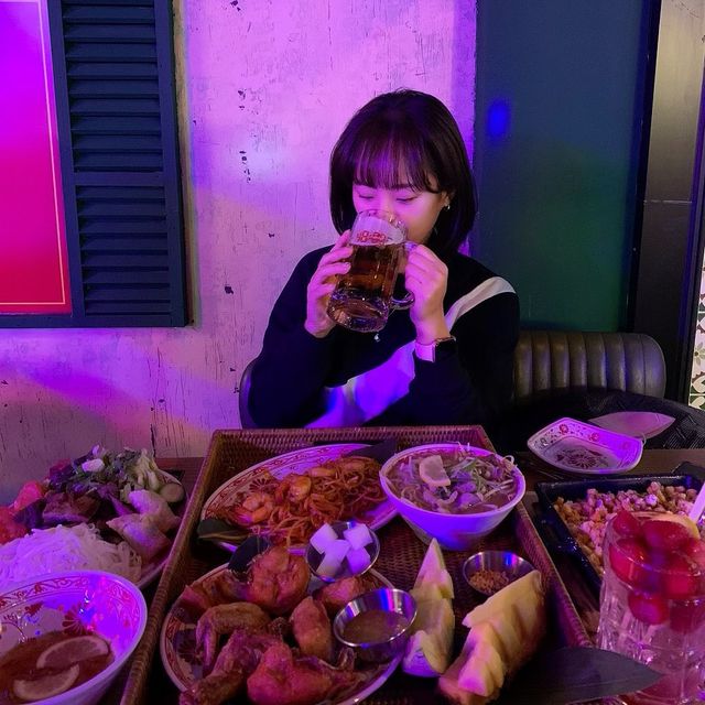 수진 on Instagram: "#협찬 평소에도 베트남 음식 엄청 좋아하는데 맛난 술집 발견⭐️ 하이볼도 좋아하는데 맛난 하이볼집을 찾았어요!! 이곳저곳 돌아다니면서 과일하이볼 마셔봤지만 하노이