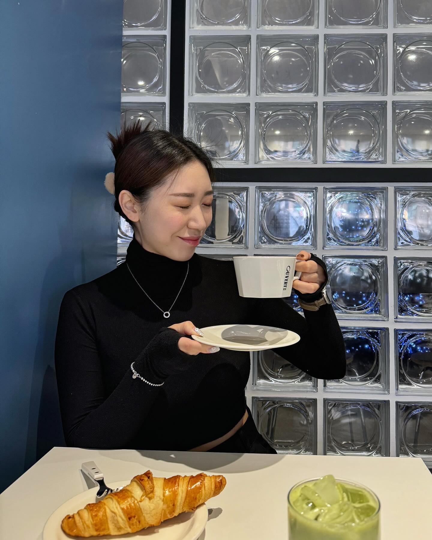 아 겨울인건 아는데
추운건 또 너무 싫다고요~!!
뜨끈한 크피 한 잔으로 녹여주시조!!

☕️