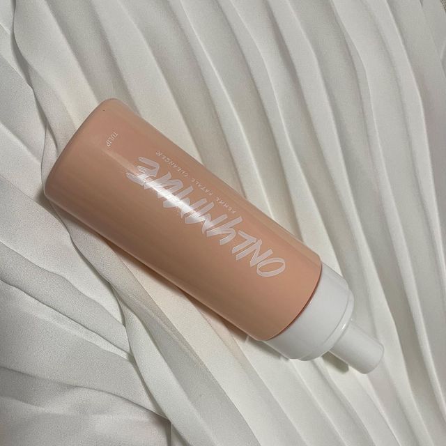 ෆ우지니 on Instagram: "#광고 향긋한 튤립향🌷 vyttna 온리뮤 팜므파탈 펌프 용기여서 위생적으로도 좋아요 사용후 산뜻한 느낌이 특징이며 향긋한 튤립향으로 만족도가 높은 제품입니