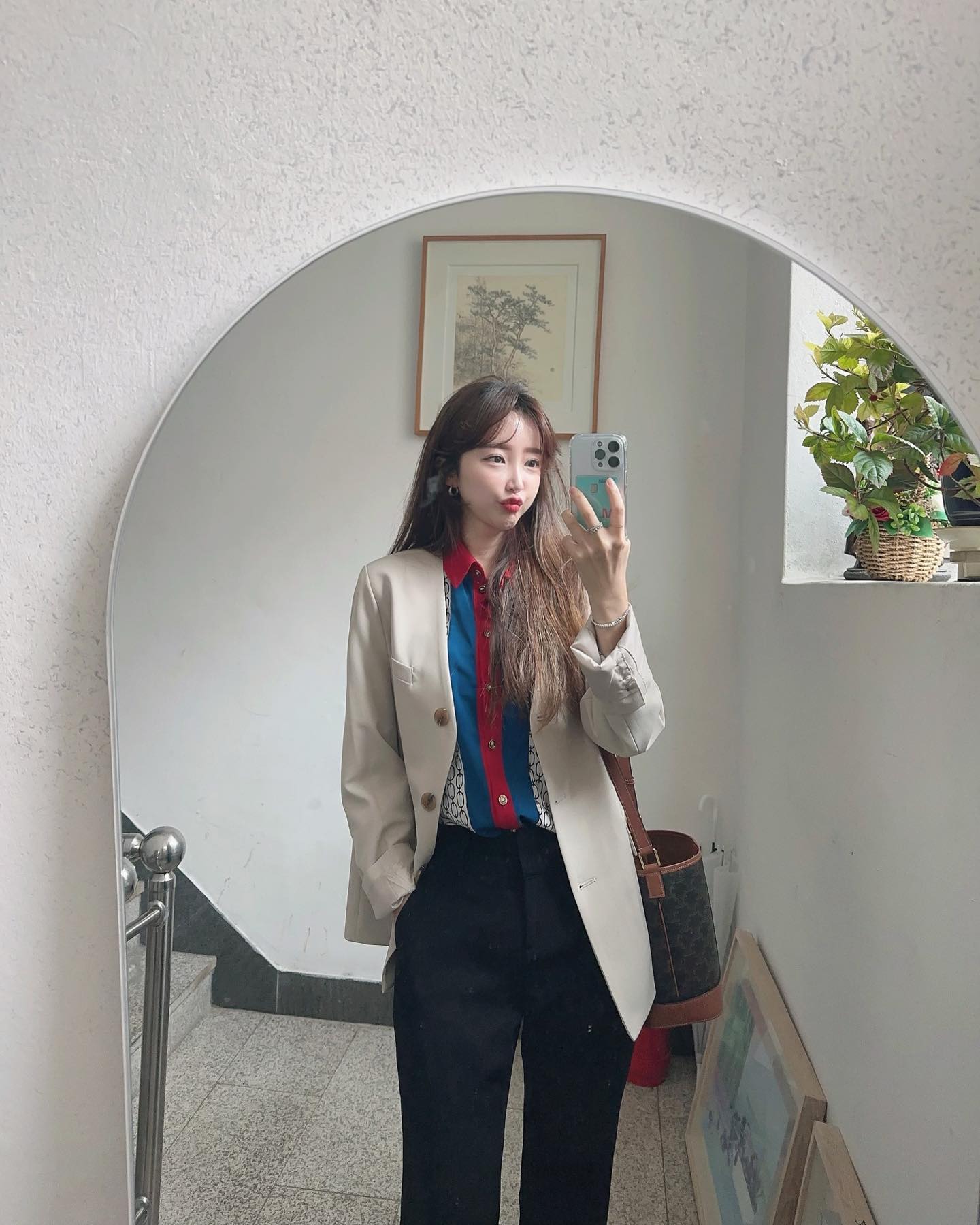 다들그러시나요?

아침에 얼굴 붓는거…🥲
.
.
낼 또 붓기 전에 저능 이 피드를 마지막으로 자야겠어요🥲
모두 구웃밤하세요?💟💟💟💟💟💟
.
.
#밀린사진올리기 #출근룩코디 #포토존📷