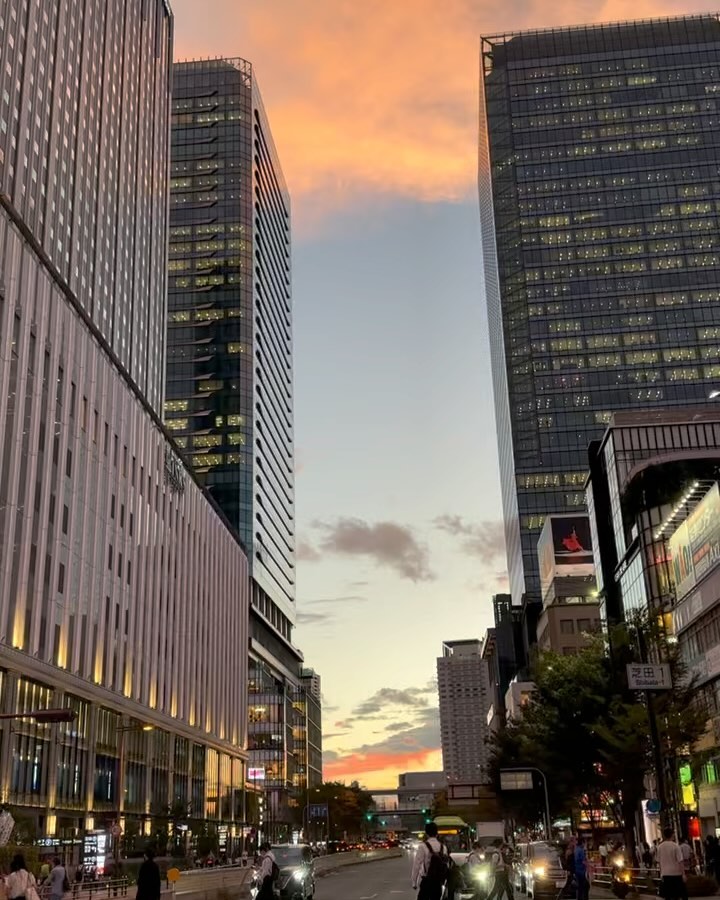 너는 1공항 나는2공항에 내려 어디냐고 서로 묻다가 그나마 조금 더 나은 내가 🥰 공항직원에게 물어 캐리어 낑낑끌고 셔틀버스타고 너를 만나러 갔던거 조차 행복했던 너와의 오사카 ,,,, 1🤍