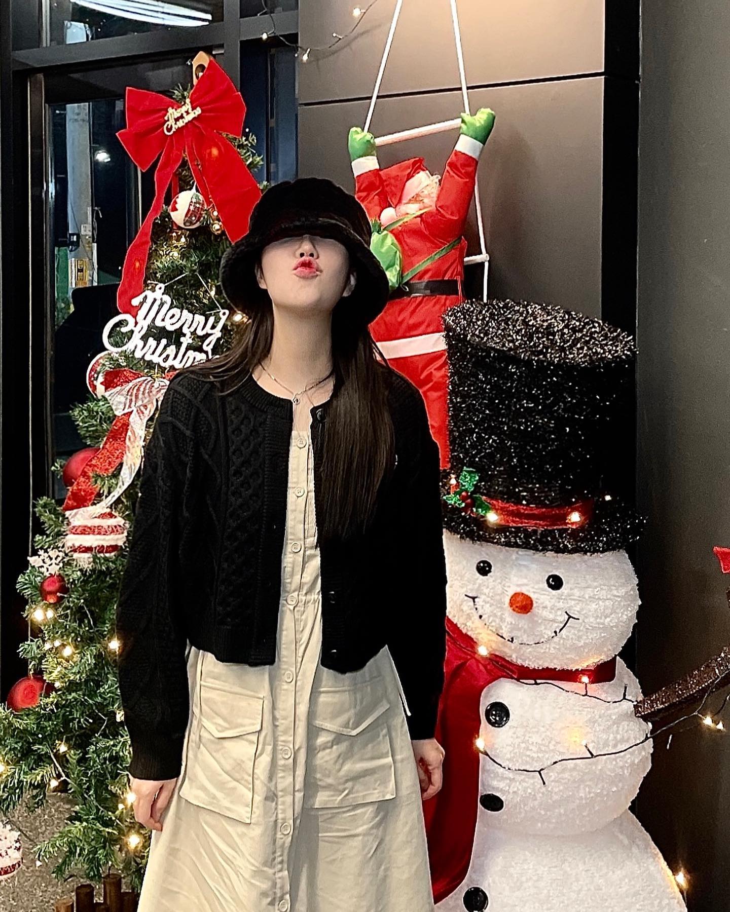 #협찬 #쥬시쥬디 jucyjudy_official
내가 제일 좋아하는 크리스마스🎄♥️

#헤이쥬디스크루 #여행룩 #여행코디 #MICROVACATION
#ootd #fashion #fall #dailylook #가을패션 #가을코디 #가을원피스