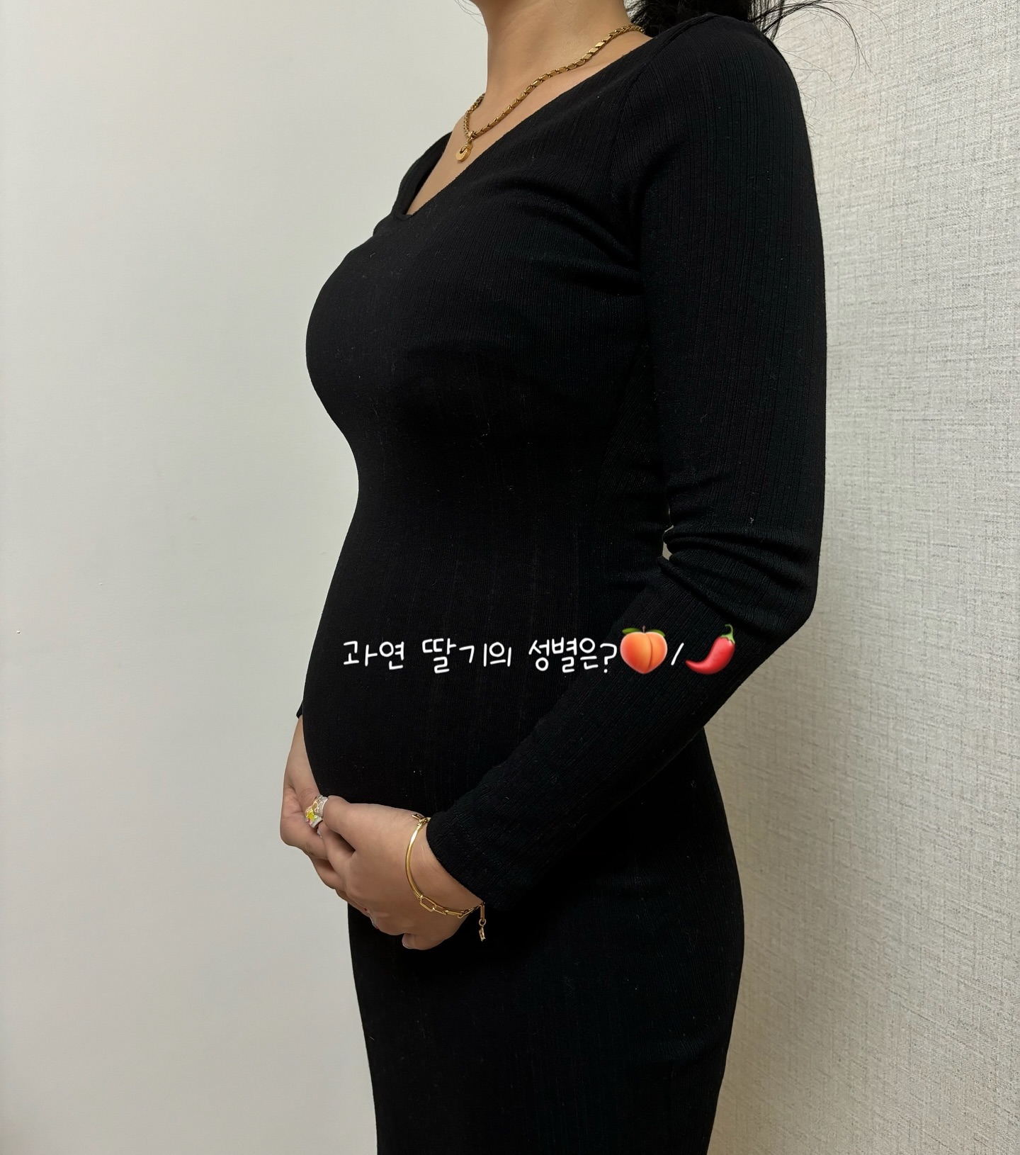 #16w4d
우리 딸기의 성별은 뭘까요?👼🏻