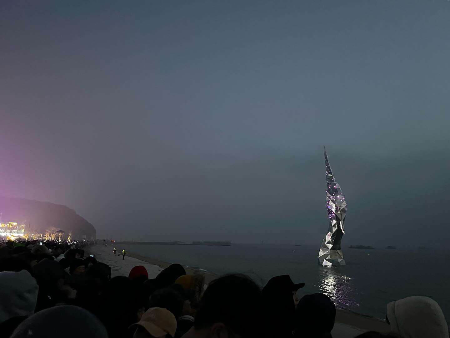 .
24.01.01

결혼하고 첫 새해이기도 하고
또 올해는 우디가 태어 나기도 해서
해돋이 보러 갔지만 대실패!!
.
woodie_0416
.
.
#왜목항 #왜목마을해변 #당진왜목마을 #왜목마을 #해돋이
#신혼 #청룡띠 #청용띠맘 #청용띠아가 #용띠아가 #육아
#임밍아웃 #임신 #용띠우디 #우디맘 #우디파파