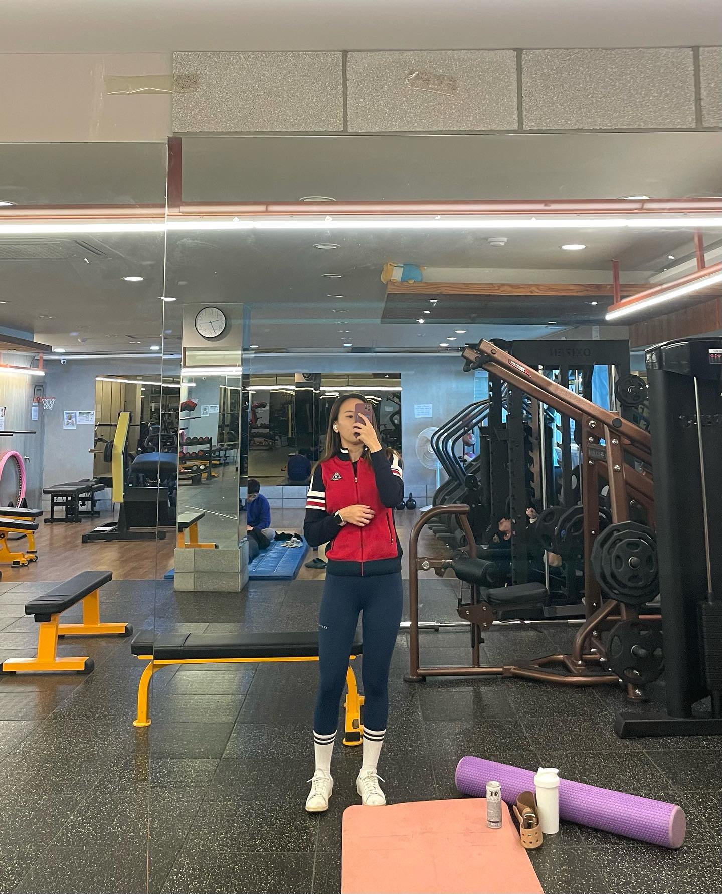다이어트 순항중✔️
오늘은 등 땡겨줬어용😆 너무 하체만 조지는 너낌이라 등도 시원하게 한판..🤣캬캬 3주만의 월요일이라 조금 힘들긴 하지만 그래도 이겨내보자구요?😜
.
.
.
.
#오운완 #다이어터 #다이어터소통 #운동일지 #운동영상 #등 #등운동 #완료 #오늘운동 #끝 #유산소 #개노잼 #😜