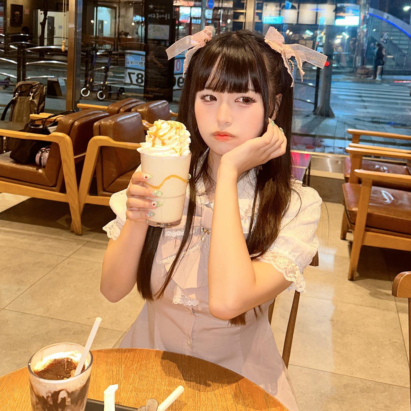 スターバックス好き🍡❤️🍥
..
.
.
.
.
.
.
.
.
#양지뢰 #지뢰계 #지뢰녀 #맞팔 #스타벅스 #혼혈 #댓글 #좋반 #일상 #오타쿠 #いいね返し  #いいね  #地雷系  #地雷系女子  #地雷系メイク  #量産型  #量産型コーデ  #量産型女子  #スターバックス  #スターバックスコーヒー  #followforfollowback #ootd #starbucks
