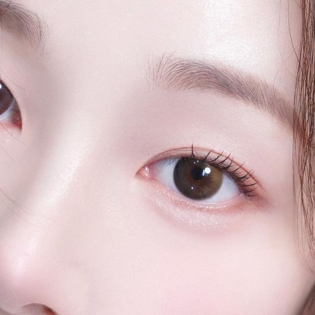 유리아 Yulia🌸 on Instagram: "#광고 영롱보스 오드아이렌즈🫧🩵 세상에 여러분 내일 출시되는 렌즈타운 신상렌즈 미쳤어요ㅠㅠㅠㅠㅠ 무려 오드아이 컨셉!!♥ ◾️#렌즈타운 #오드아이즈엠