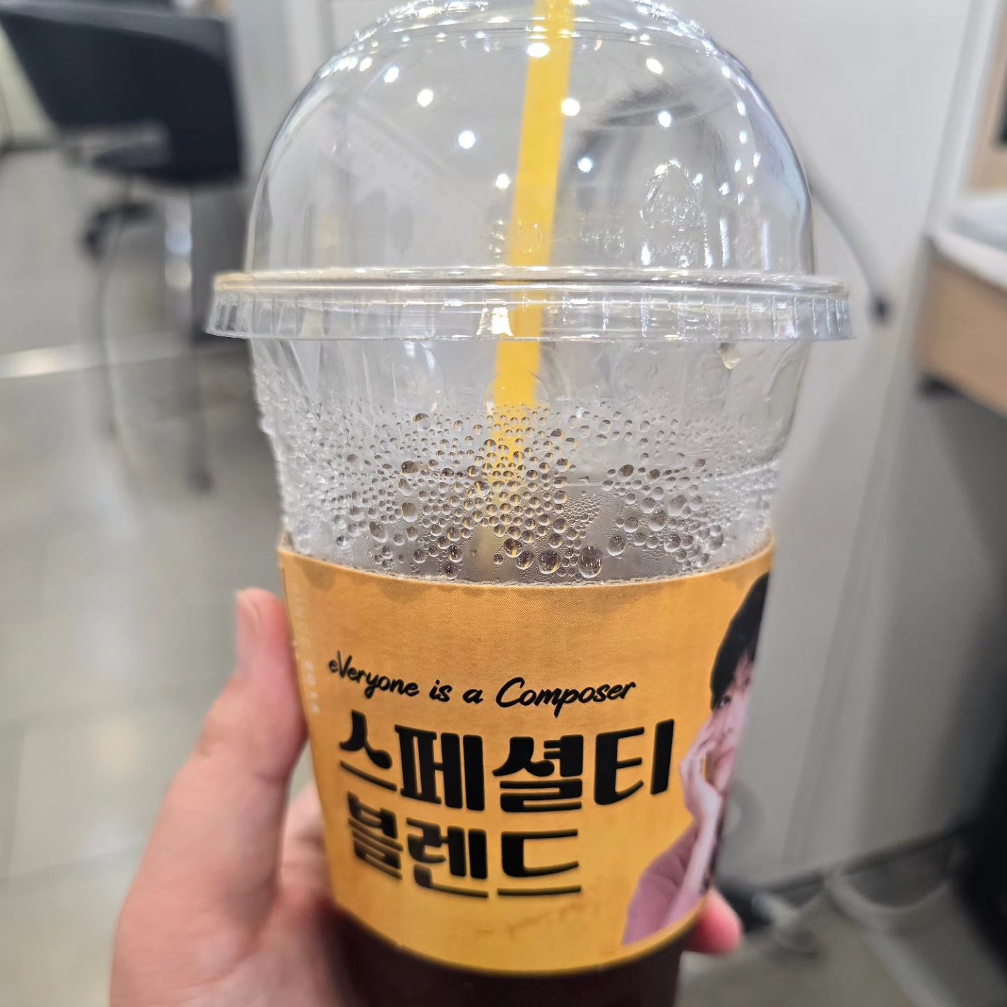회사 복귀😍

몸이 좀 괜찮아져서
집에만 있기 답답해서
알바라도 할까 ~ 했는데

회사에서 일이 너무 많아서
도와달라고 전화가 왔어요

그래서 다시 복직😁

복직해서 일하랴
집안일하랴
아이들 케어하랴
갑자기 바빠졌어요ㅋㅋ

슬슬 여유가 생기니~
활동도 열심히 해야지요❤️