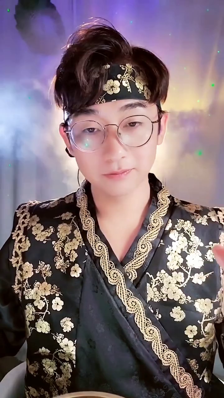 난 용감해지고싶고 이타적이고 싶으며
지적이고, 정직하고, 다정하고싶어
다정해지는것은 노력하고있어