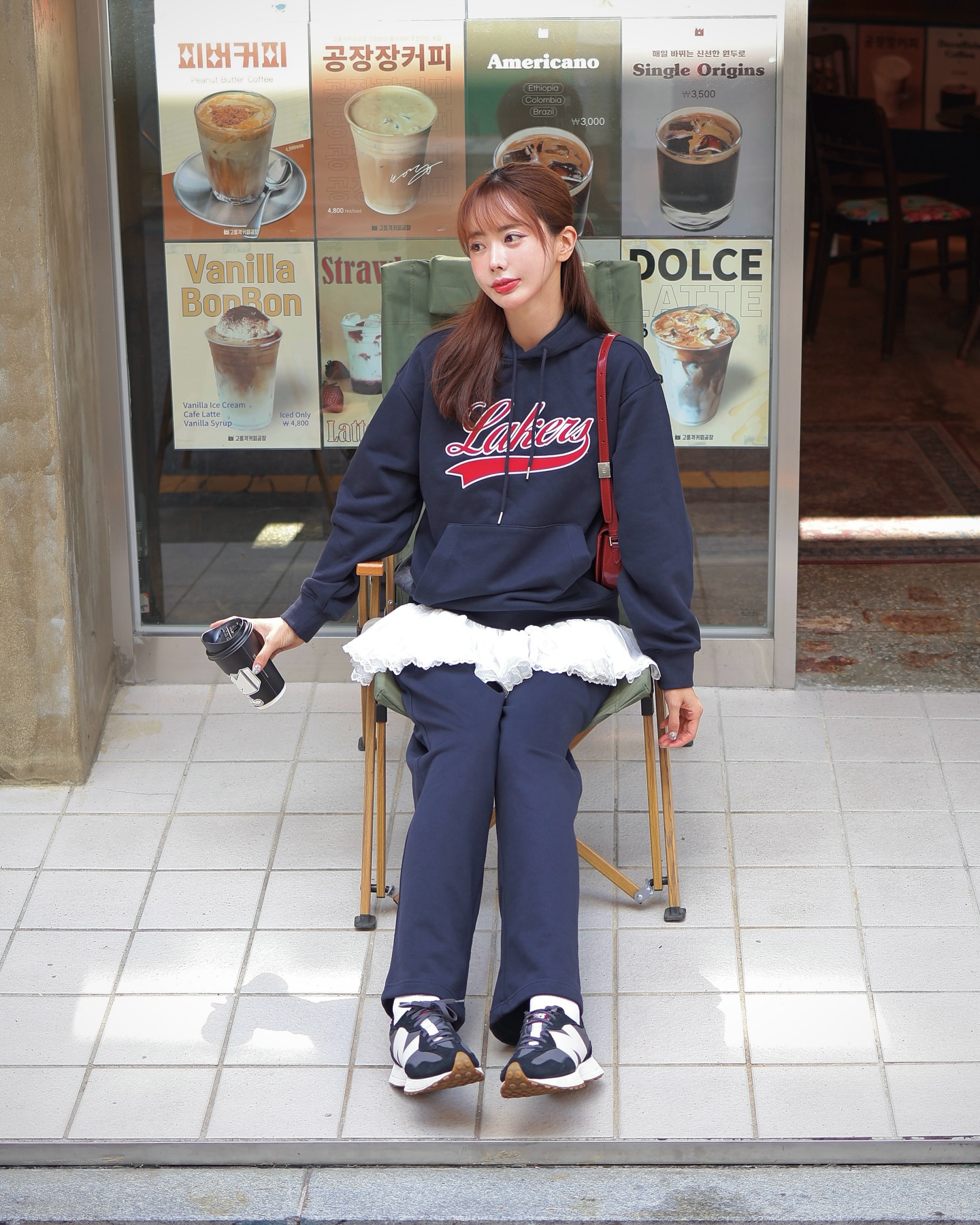 #광고 nbastyle_kor

가을에는 후드셋업이 진리 아니겠냐며➿🐻

착용 제품 | NBA_LAL 레터링 빅 로고 후드 셋업_네이비

 #NBA후드티셋업 #NBA맨투맨셋업 #NBA볼캡 #후드티 #맨투맨 #볼캡 #느바앤미