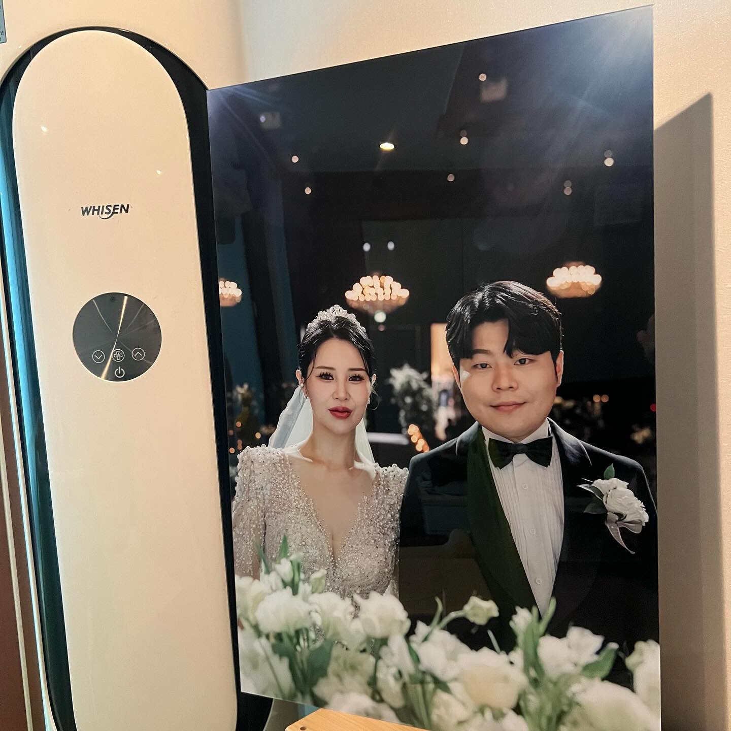 #협찬 

너무도 좋은 액자 선물 받은 것 같아서
자랑하러 피드 박제!!

결혼식 사진 액자로 남겼는데 너무 이뻐요 🩵
아크릴액자 그리고 가볍고 인테리어 하기이도 
너무 좋은거 있죠 
옆면도 너무 얇아서 깔끔 그 자체🩵

#웨딩사진 #웨딩액자 #웨딩액자추천 #아크릴액자 #frame__frien

frame__friend
