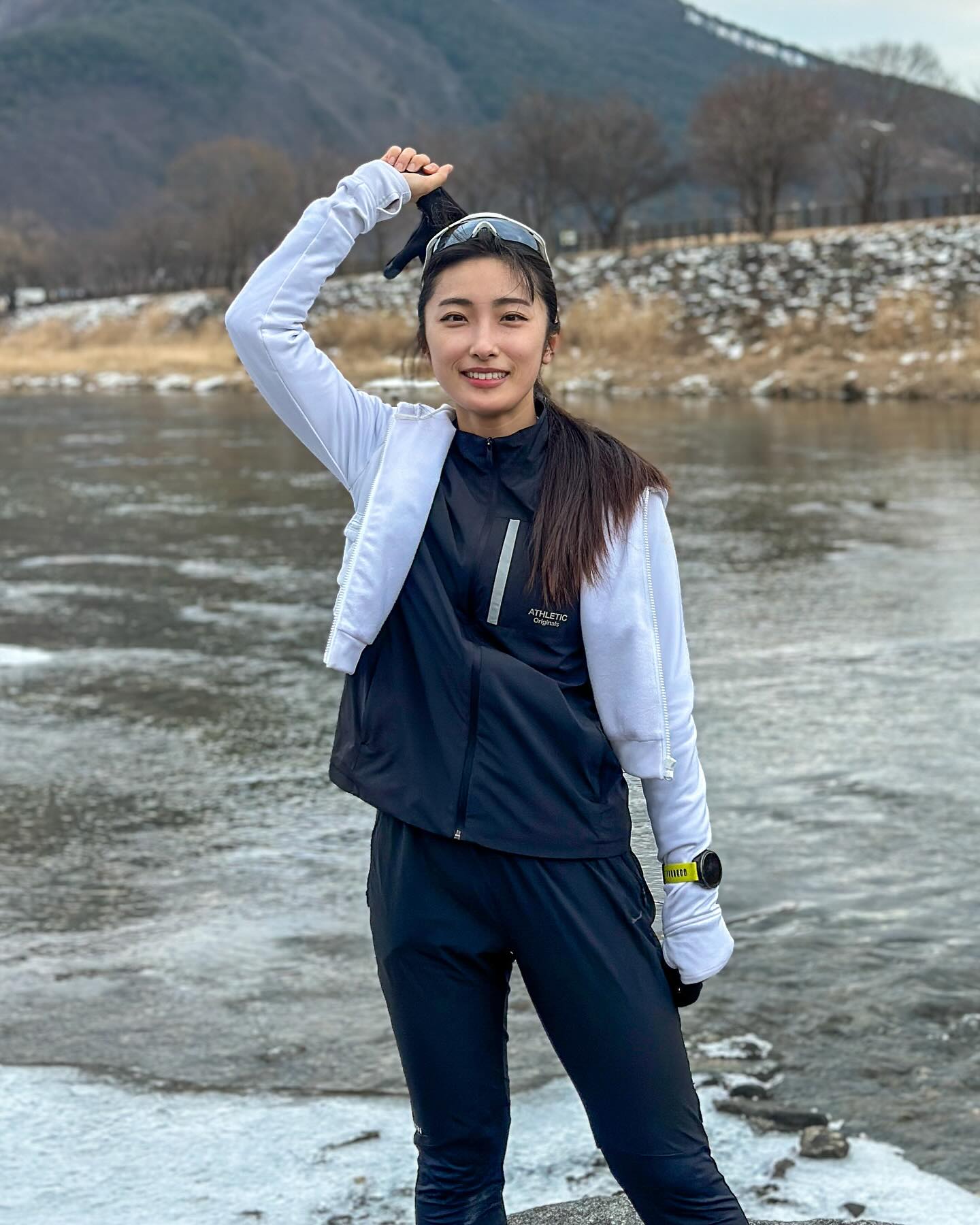 강원도 여행왔다가 뛰뛰뛰 🏃‍♀️🏃‍♀️🏃‍♀️#러닝해영

🗻편하게 설산 보려고 
가리왕산 케이블카 예약했는데 🚠
강풍으로 운행 안함 ㅋ_ㅋ...🥹

정선을 구경할 겸 , 아우라지에서
비가 오기 전에 10km를 뛰었는데
결과적으로 아주 만족스럽다!🍎

뛰던 와중에 발견한 아삭, 이라는 카페에서
땀에 절은 몸을 녹이기에 충분했고
추억의 등유난로와 맛있는 빵과 음료는
10km 뛰길잘했다 라는 느낌을 2배로 주네
ㅋㅋㅋㅋㅋㅋㅋㅋㅋㅋㅋ

#달리기 를 좋아하니깐 여행이 더 특별해지는
이번 주말도 나이스🔥

#오늘도달리기를합니다 #오달합 #달리기여행
#강원도여행 #운동기록 #달리기그램
#running #run #runhappy