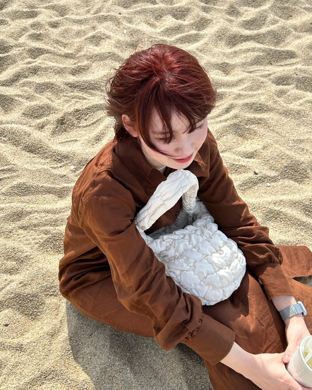 요즘 뭐하고 사냐~라는 연락이 많이 오길래•••
난생처음 빨간머리도 해보고 걍 하고 싶은 거 다 하면서 사는 중입니다만^_____^v