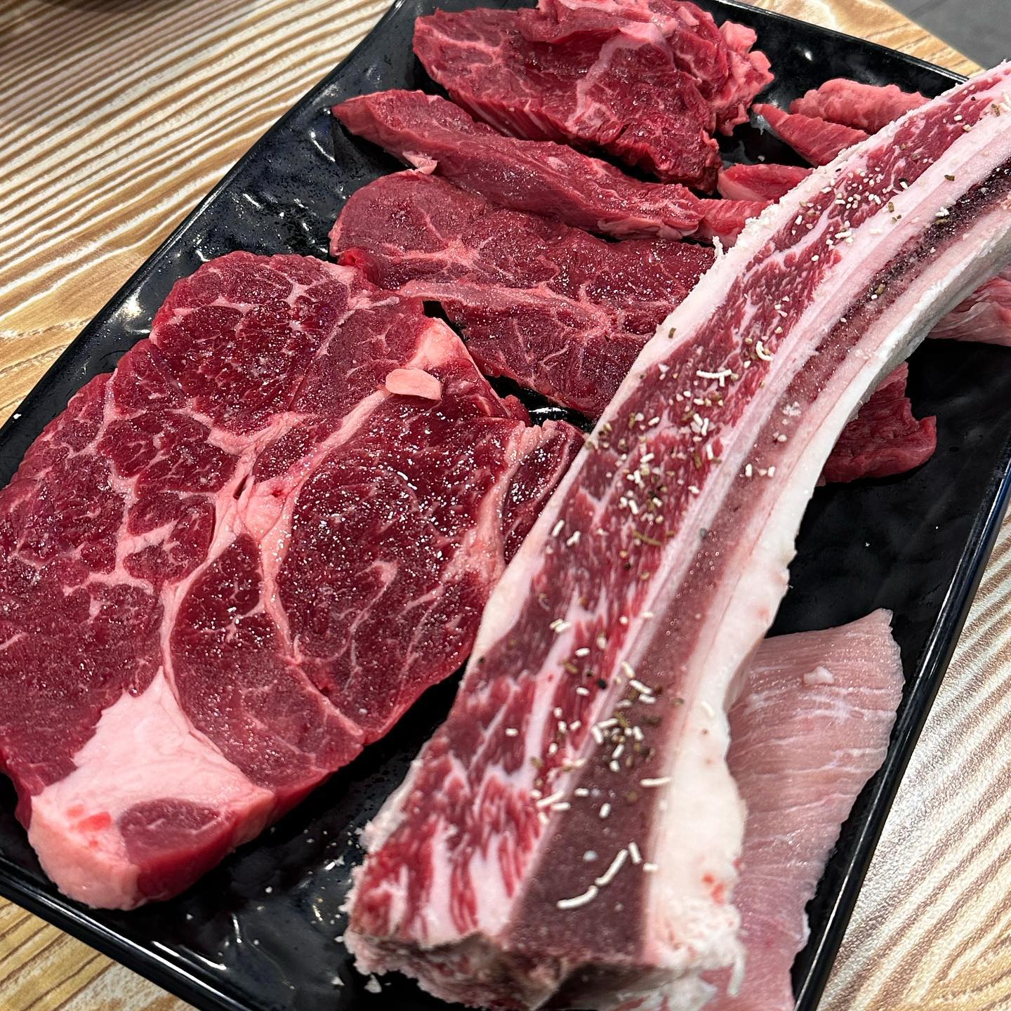 퇴근하고 연휴 시작!은 소고기로🩷
.
#진원소우 #소고기맛집 #소고기 #소고기무한리필 #무한리필 #대전 #대전맛집 #대전가볼만한곳 #고기맛집 #고기스타그램 #먹방 #먹스타 #먹스타맞팔 #먹부림 #먹스타소통