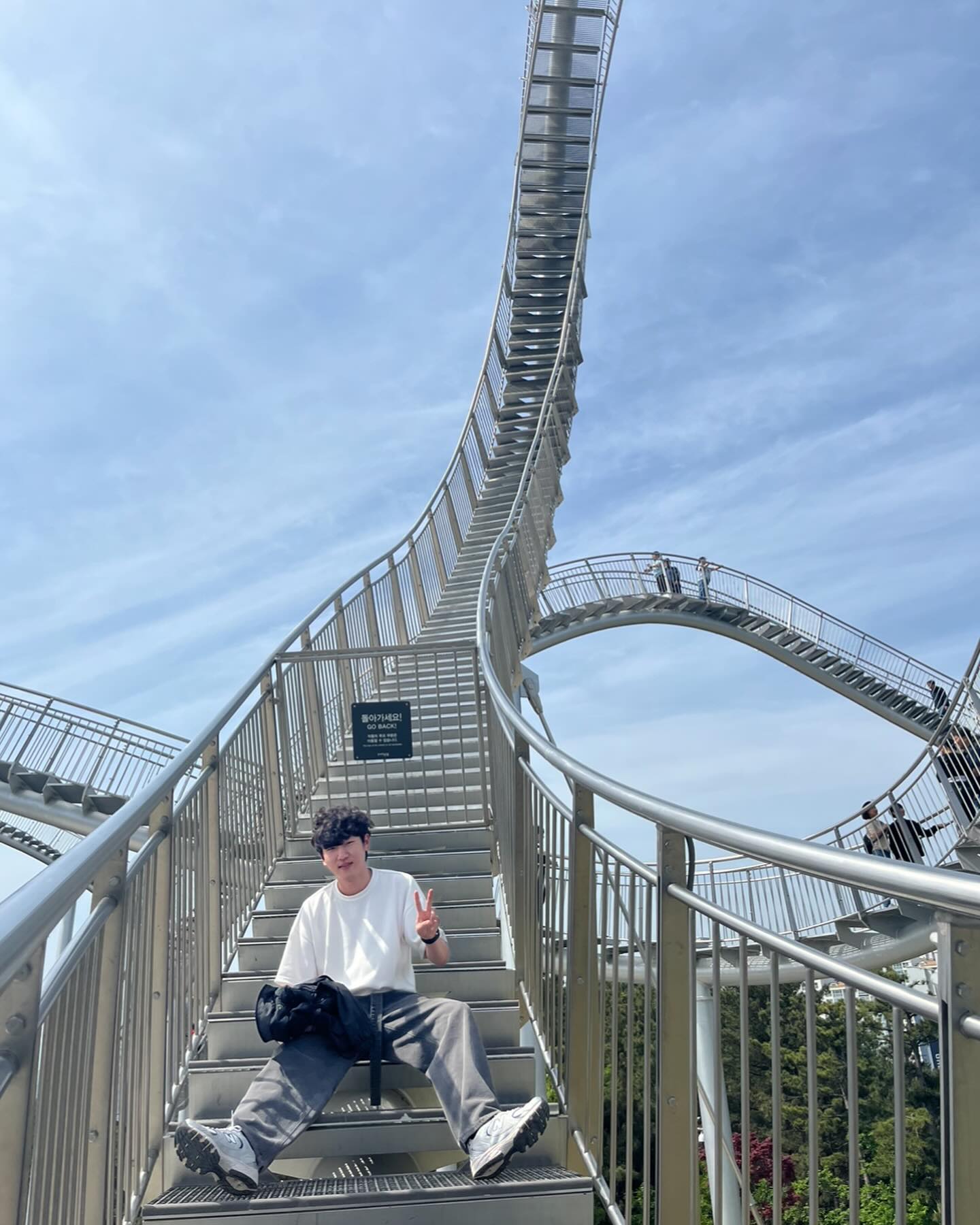 뽀글머리 휘날리며~
.
.
.
#스페이스워크