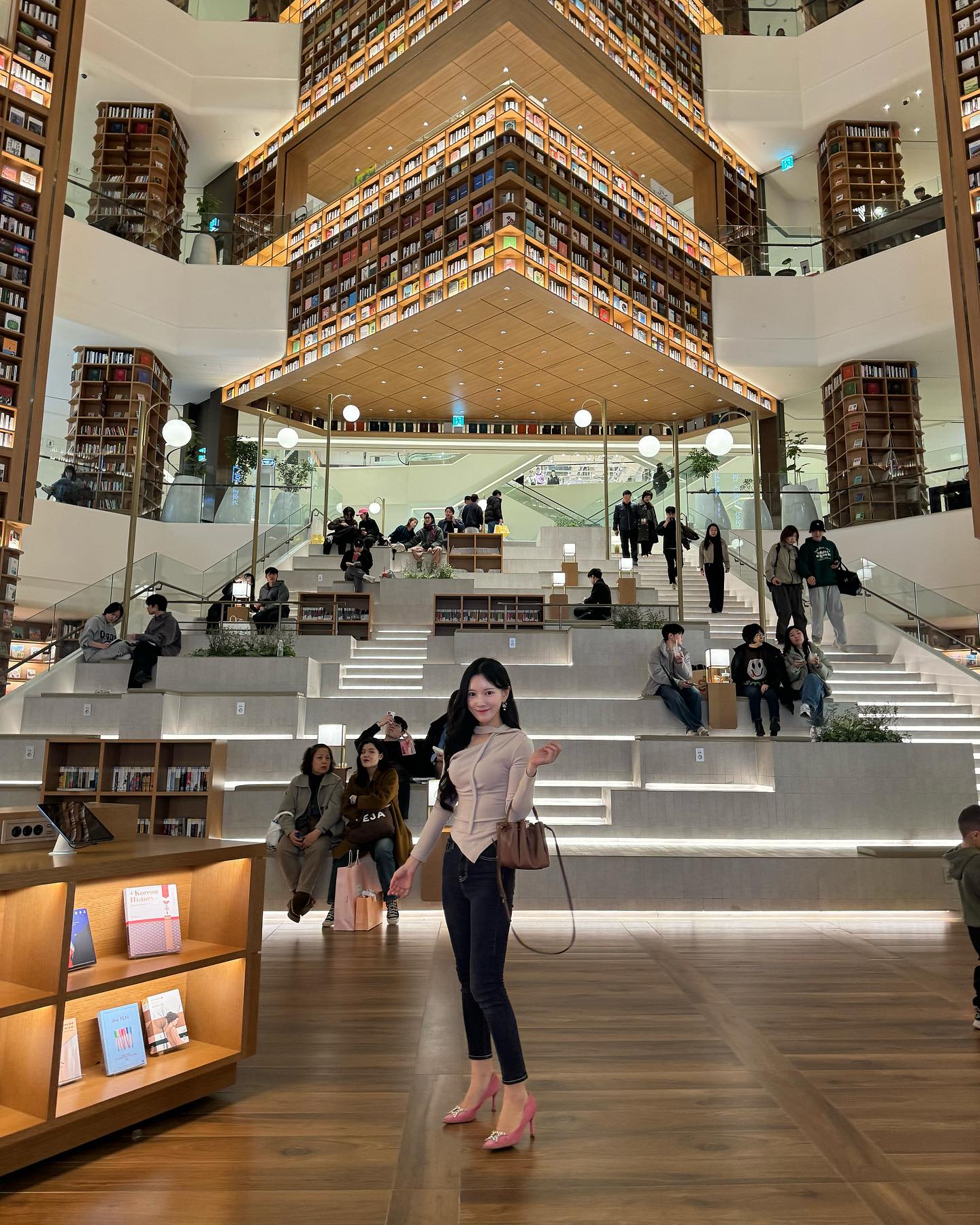 🤎(☕️+📚+👖+✨+🌍)

#수원스타필드 #별마당도서관📚
