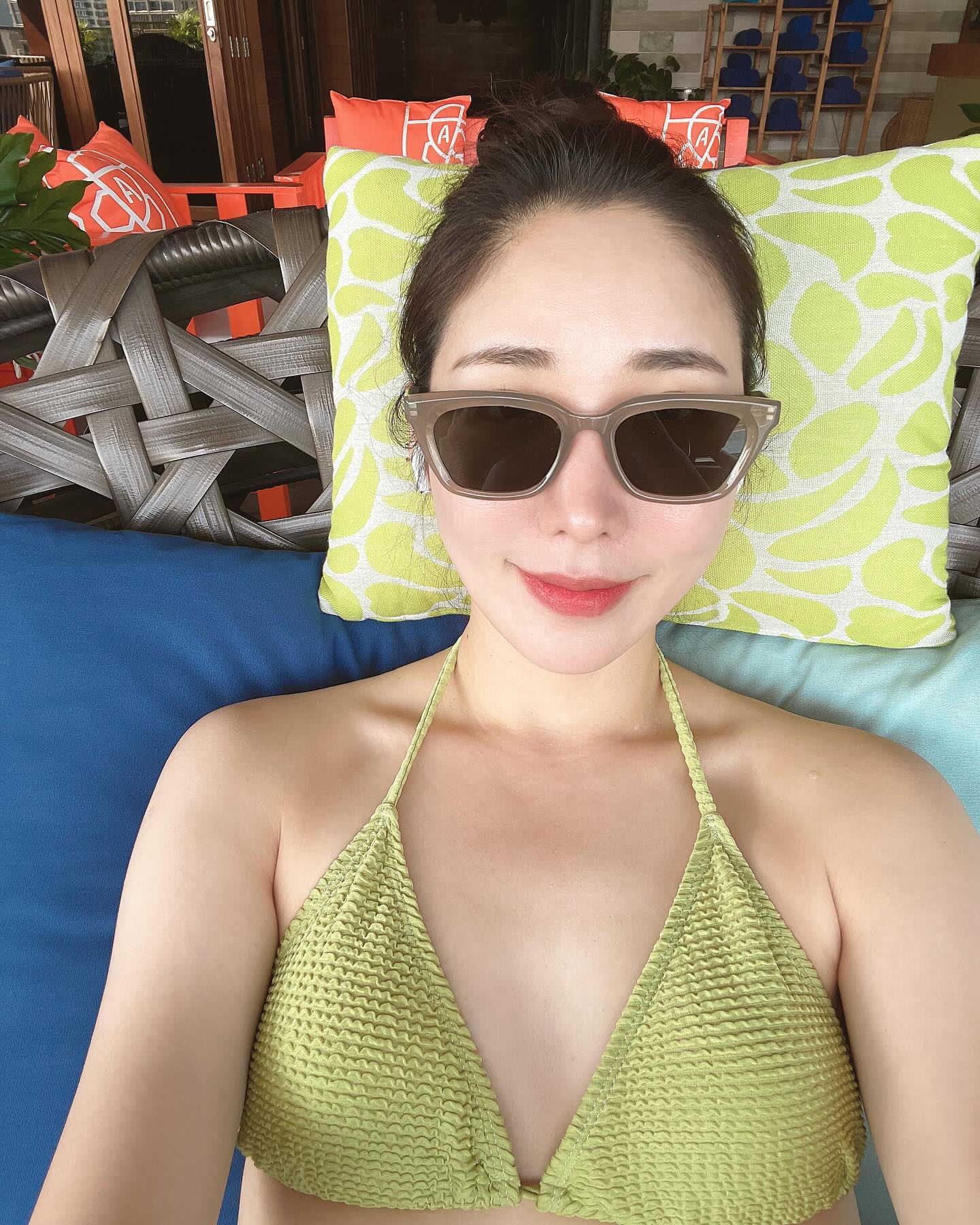 👙🩱☀️🏙️
⠀
⠀
더운날이 너모 그리우다.........
⠀
⠀
⠀
여러분은 어느 계절이 더 나은가요?🥹