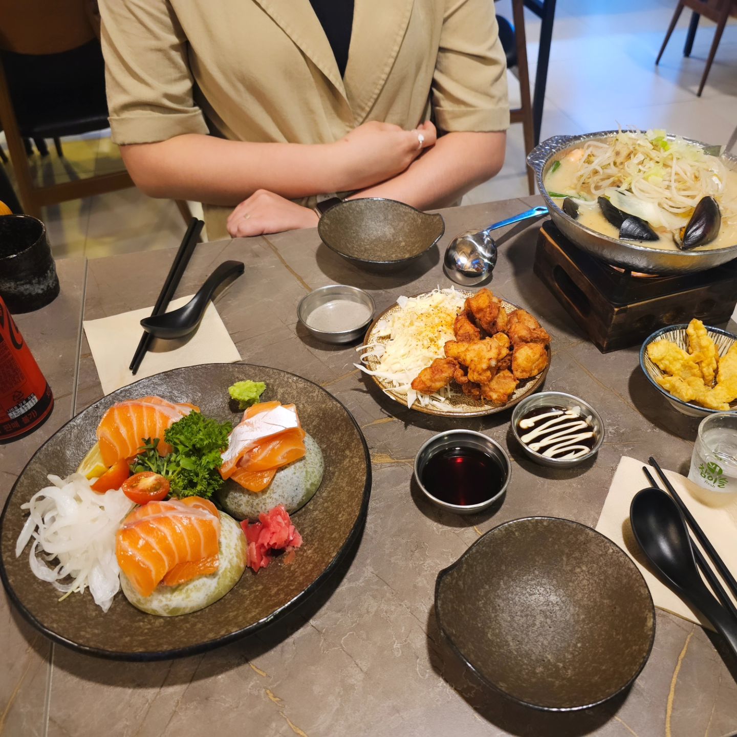 존맛구리구리~~~ 여기는 가성비 짱!!

 #사케앤살몬 #샤로수길맛집  #연어맛집
