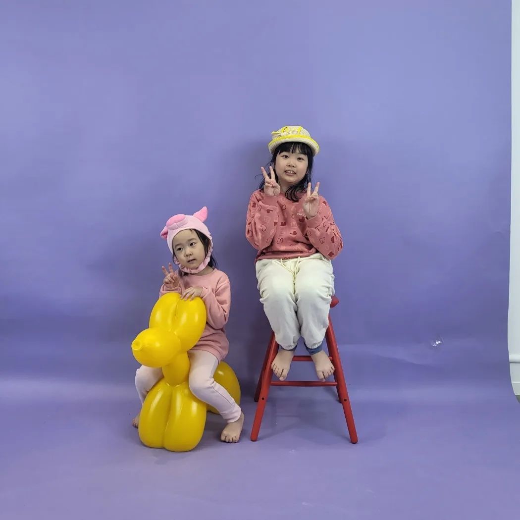 자매사진.
키카가서 찍어온 아빠.

#애들이상해#아빠사진