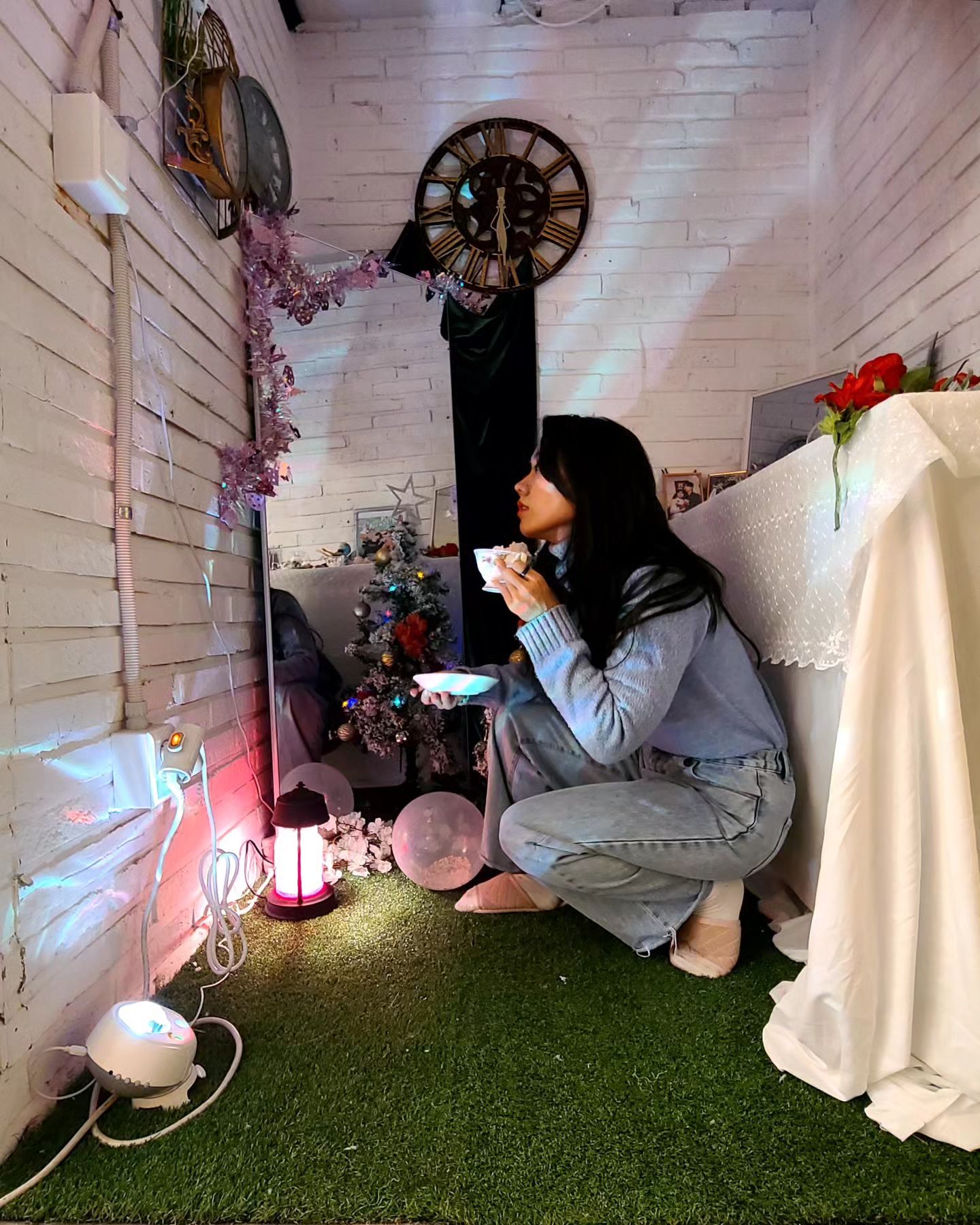 나는 왜 다른사람 보다 느려? 라고 생각하는분?

  토끼와 거북이 사실 말도 안되는 이야기죠. 토끼가 온힘을 다하면 질테니까요. 거북이는 땅이 아니라 물에서 빨라요. 사실 느린게 아니라 아직 못 찾은거라 생각해요.  찾으려면 포기하지 마세요. 그냥 흘러가시고 일단 하면 찾게 될거예요.

  매화라는 이름이 그런거 거든요. 느린 꽃 늦은 계절 인내로 피어나는 꽃 추울 때 빛나는 꽃😊 오늘도 힘!