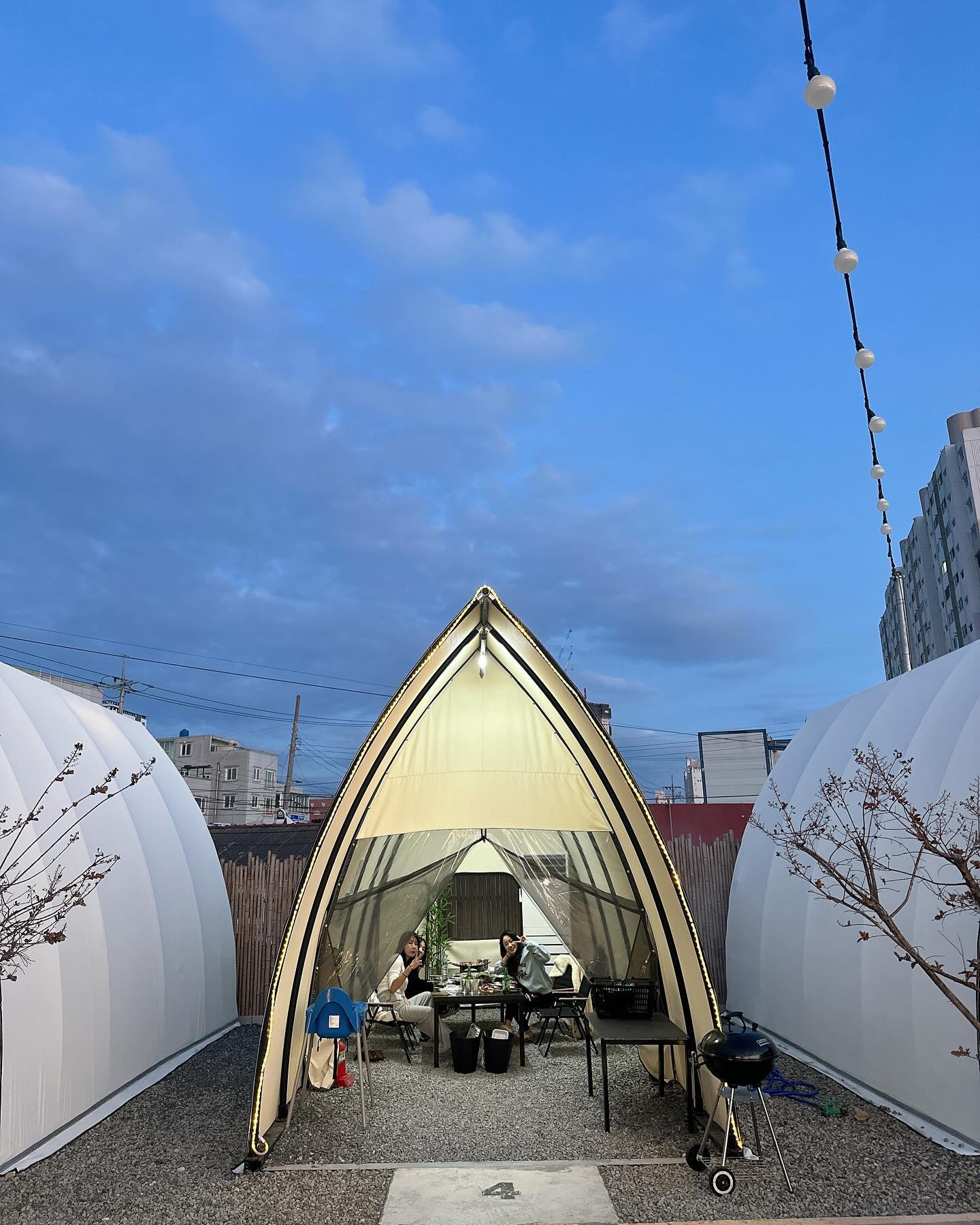 .
가보고깊다는곳 바로 데려가주는 
오랜 나의 친구들… 떡볶이에 충무김밥까지
배터지게 먹고 흔들고 함께해준 삼천포GD까지 ㅎㅎ
10대부터 40이 넘어버린 지금 이순까지
함께해줘서 항상 고맙당~ ❤️
.
#계모임#라모타바베큐#삼천포라모타바베큐
#글램핑#글램핑식당#애견동반식당🐶 
#삼천포에등장한지드래곤#ㅎㅎㅎㅎㅎ 
#비턴떡볶이#충무김밥어딘지기억안남
#열심히놀아보자꾸나❤️