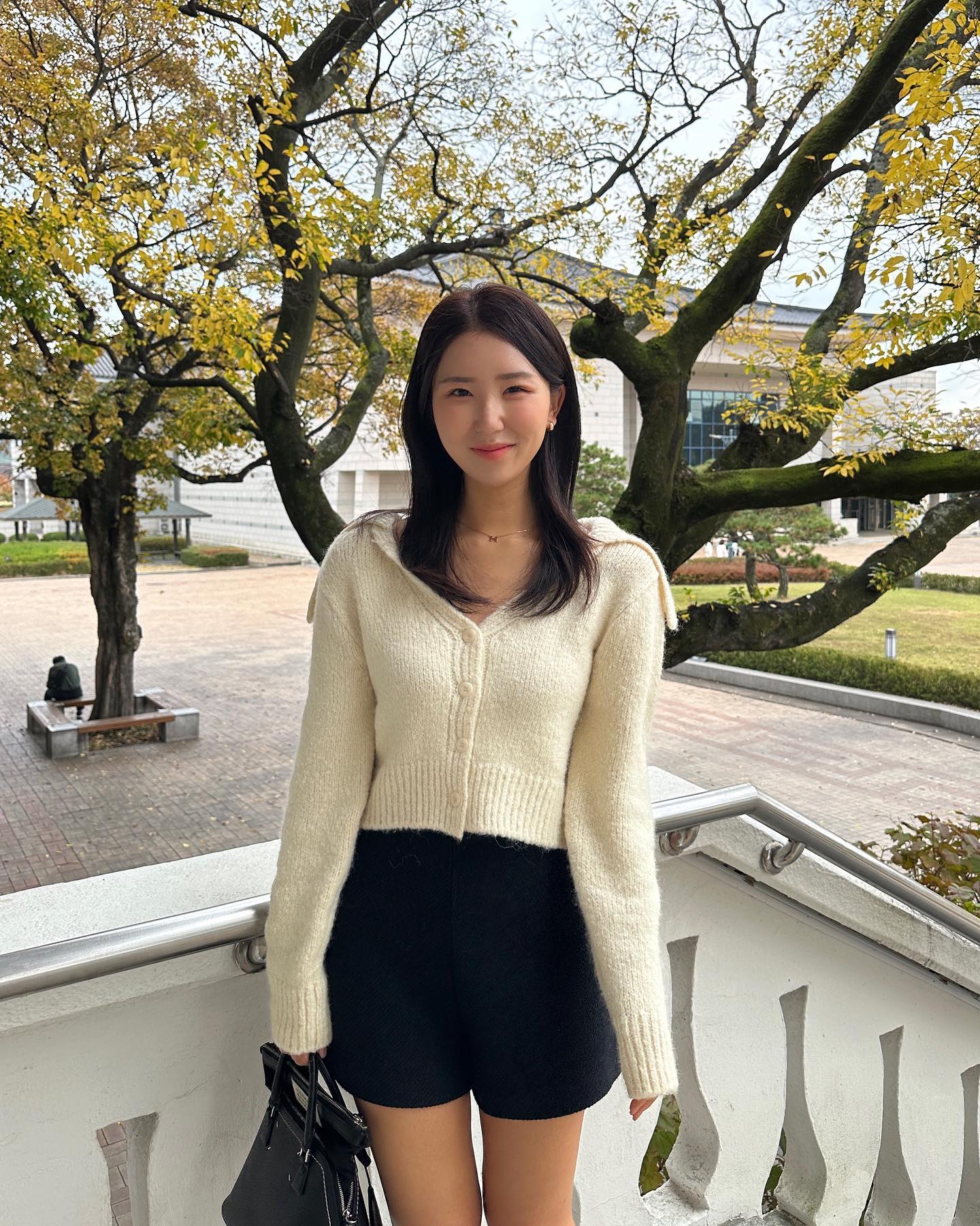 낙엽떨어지는거보고 단풍 막차 🍂
계절에 해야하는건 무조건 해야하는 우리 😎