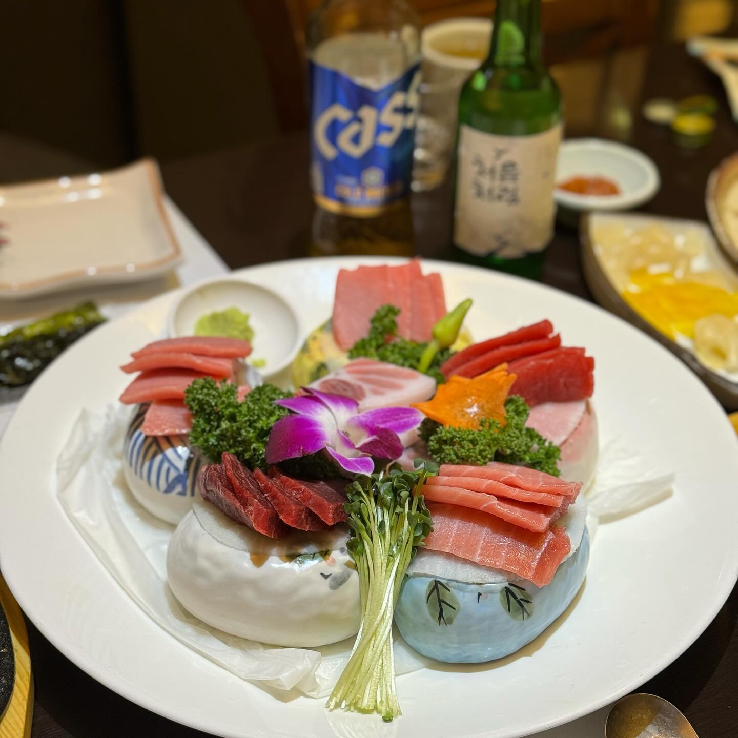 #협찬 종각역 참치맛집 사조참치 vip점
룸으로 되어 있어서 회식, 데이트, 모임 다 너무 좋아요
프라이빗한데 너무 잘 챙겨주셔서 리필이나 음식
나오는 속도가 딱 좋았어요 ! 직원분들도 넘나 친절🩵
참치 너무 신선하고 맛있고 구성도 다양해서 술이 술술
들어가는 조합이더라구요 ㅎㅎ 그리고 조명도👍🏻👍🏻

참치 외 튀김이나 생선도 너무 맛있었어요
입구에 일본산 참치는 절대 사용하지 않는다고 하니 
안심하고 즐길 수 있었어용 종각에서 모임이나 회식, 
데이트가 있다면 강추추추 참치 좋아하는 사람들 언넝 가봐요🫶🏻