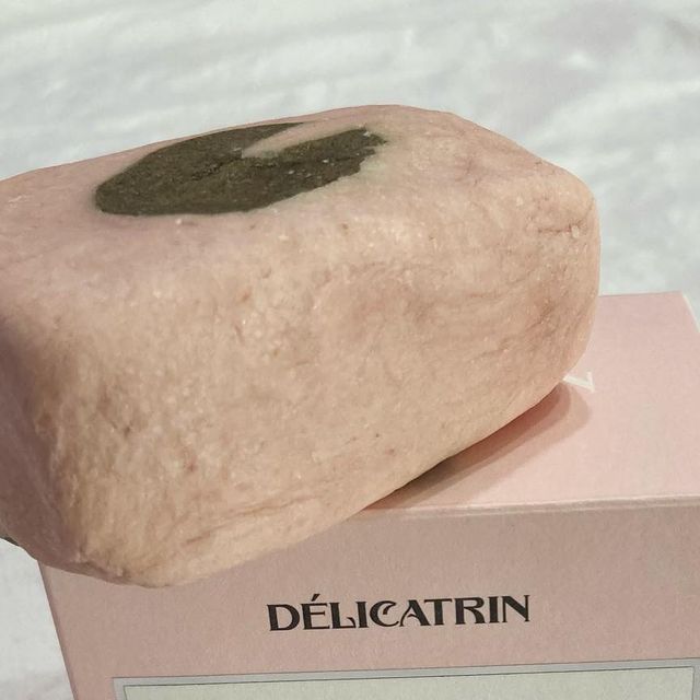 윤나니 on Instagram: "#협찬 @delicatrin_official 2030 뉴 코스메틱 브랜드 '델리카트린(DELICATRIN)' 델리카트린의 첫번째 제품인 The Greek Yogurt Bar는 3년간의 고민 끝에 인공적이고 자극적인 모