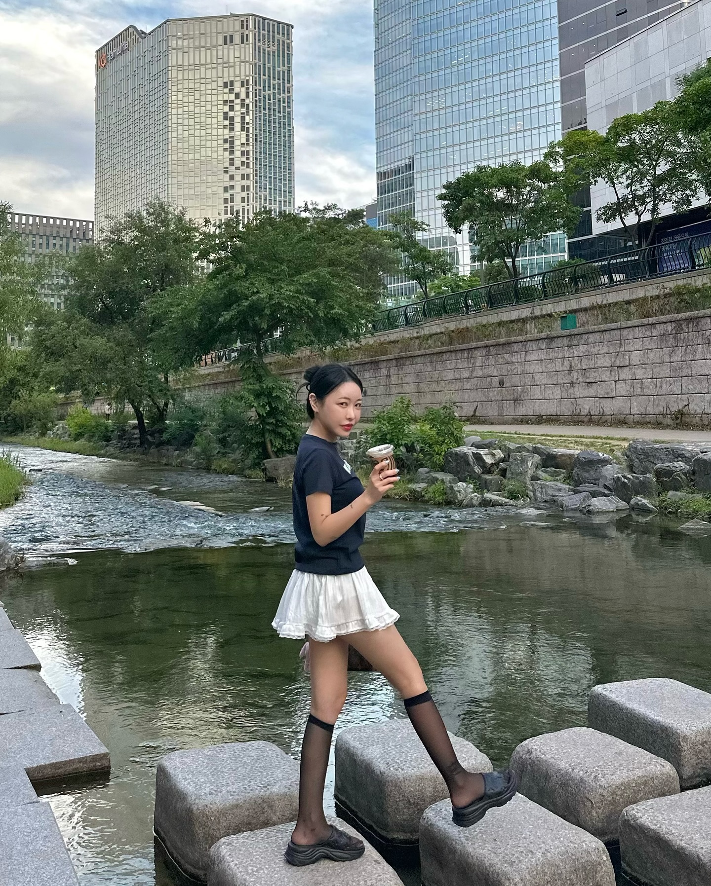 🌿
한잔하고 나왔는데도 밝으면 너무 행복하쟈나 🌈
#종로 #청계천