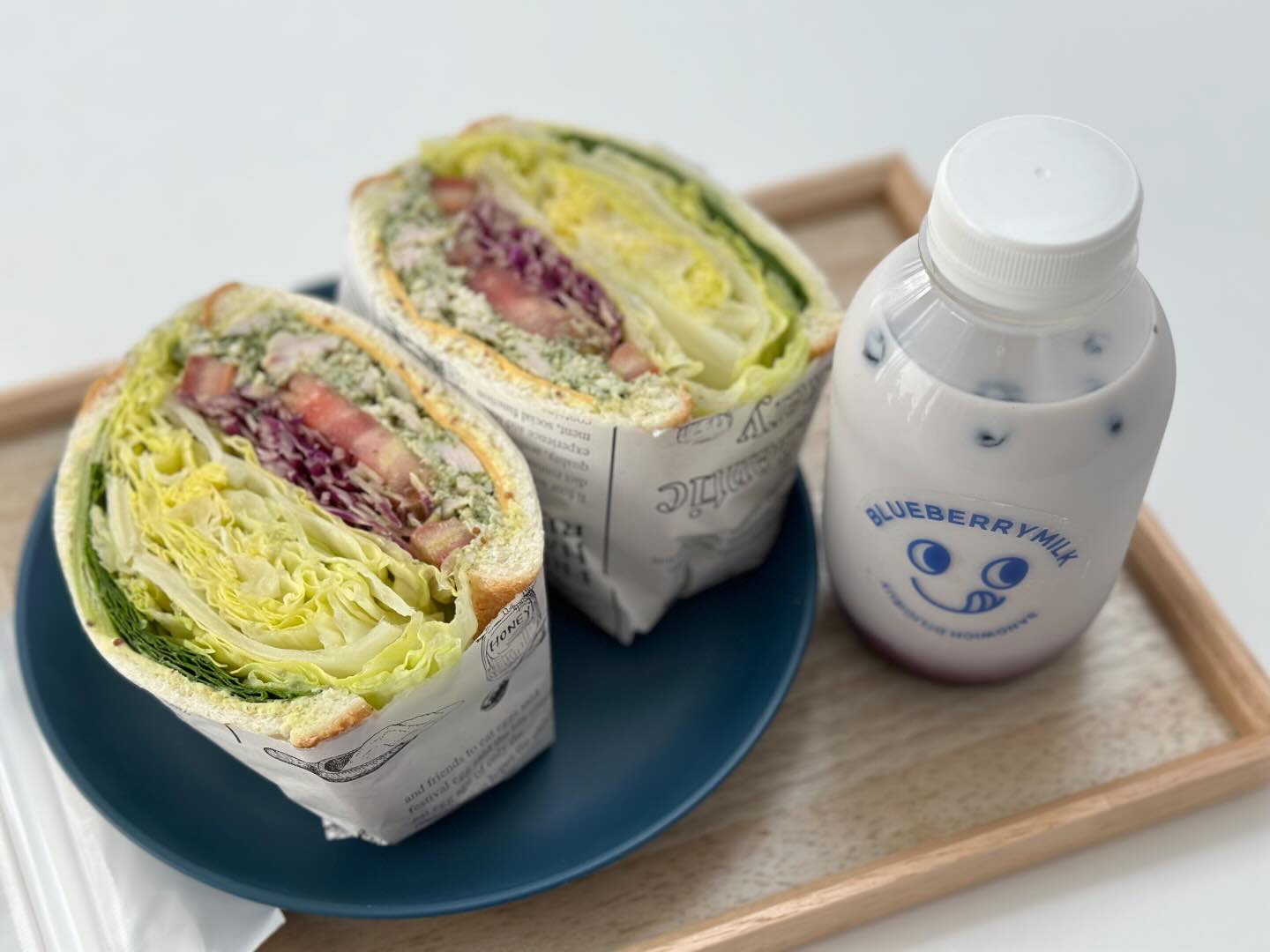 #협찬 

#델리시유 
음료부터 샌드위치 모든 메뉴에 설탕이 안들어간 수제맛집
당일 제조, 당일 판매로 운영하고 있으며
제로슈가 다이어트 샌드위치로 건강관리까지🫶
양이 너무 많아서 남은건 포장해왔어요😅😅