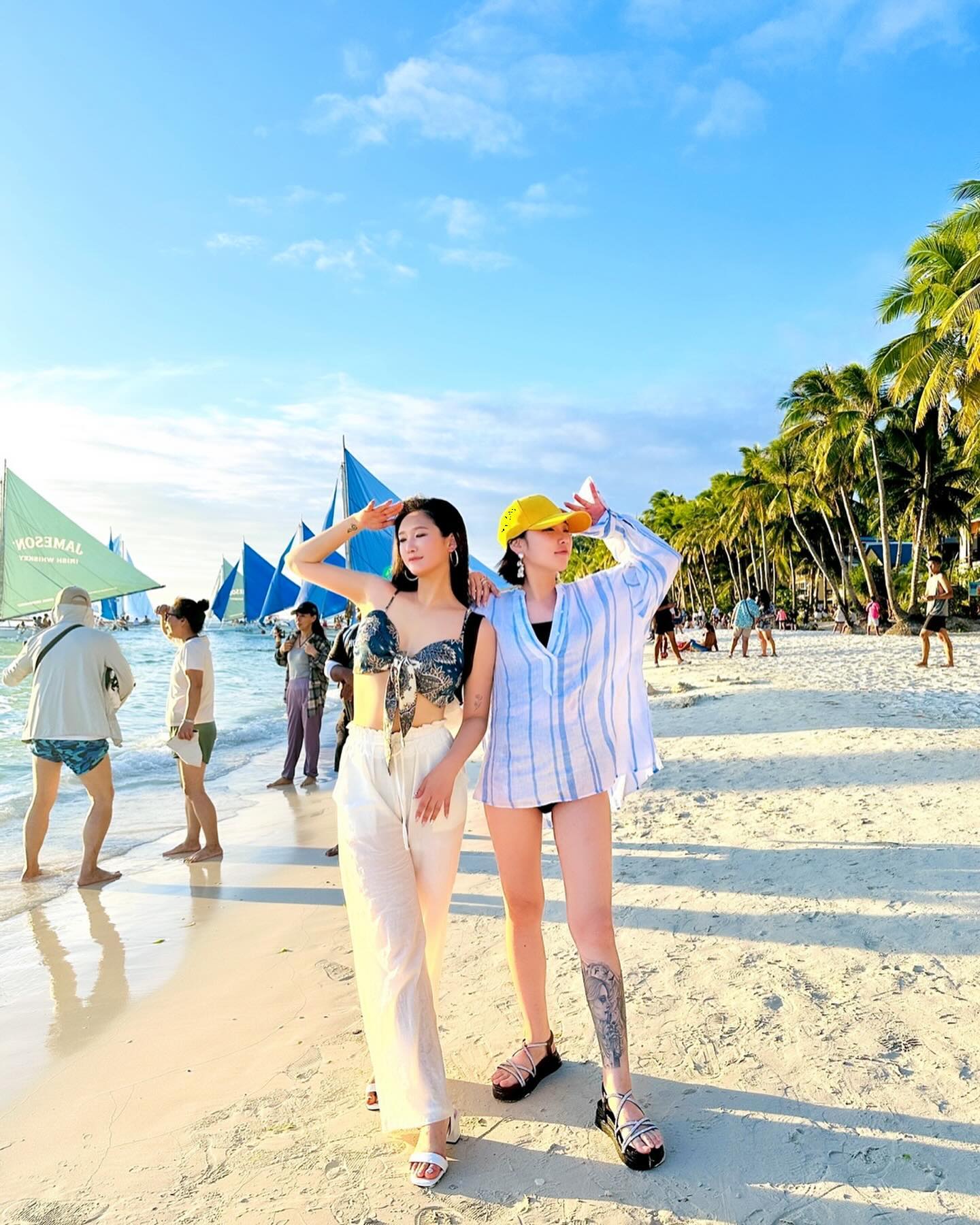 💧우리의 10년, 그리고 보라카이.💧
so.y_94 
Iphone 14 pro
.
.
.
.
.
#boracay #whithbeach #philippines🇵🇭 #hotel #hennangardenresort #🌴 #travelgram 
#보라카이 #여행 #필리핀 #우정 #우정여행 #우정스타그램 #우정사진