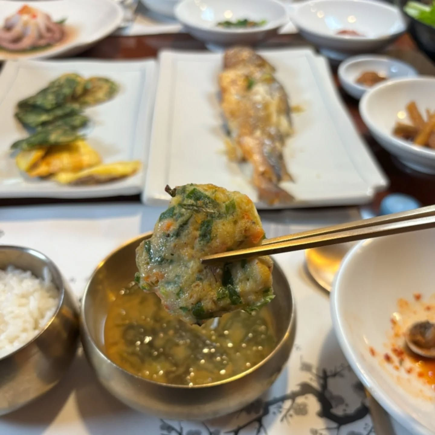 거래서 사장님 오시면 늘 오는 곳
명궁관이에요
접대하기 정말 좋은 곳이라
언제나 이 곳으로!

보기에도 좋고 맛도 좋기에 
조금 멀어도 꼭 오는 곳이랍니다

#명궁관 #순천명궁관 #순천상견례 #순천한정식 #순천시청맛집 #순천맛집 #순천중앙동맛집 #전남한정식 #순천떡갈비
