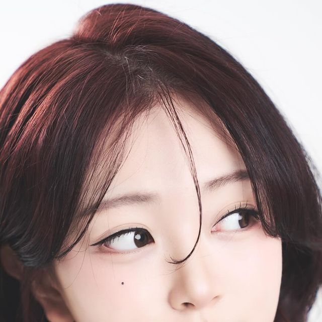  정 민 on Instagram: "선공개 두 장.. ♥ 작가님 체고시다..
프로필은 @fireworks_graphy 에서..♡"