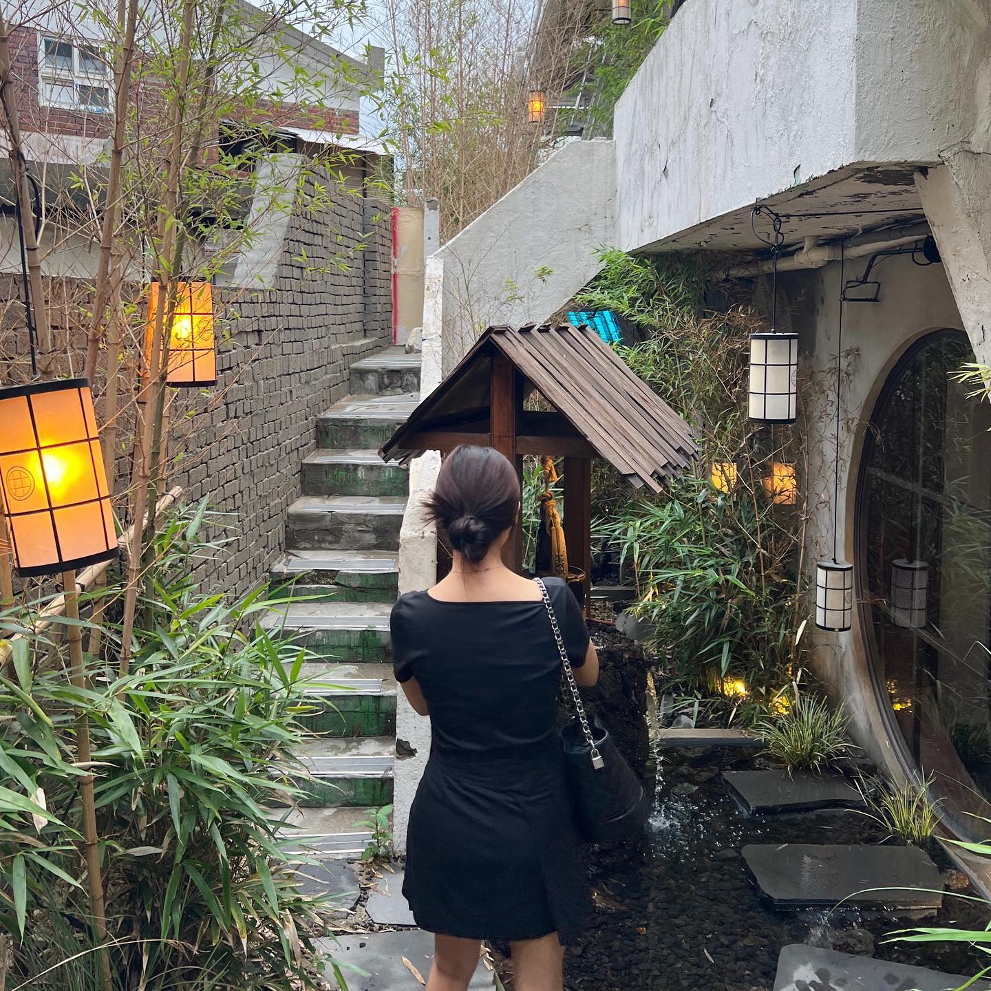 맛도리 일요일

#낙산공원 #서울야경 
#viewtiful_korea #sundayvibes #blackdress 
#감태쿠키 진짜진짜 어 2가 없게 맛있음