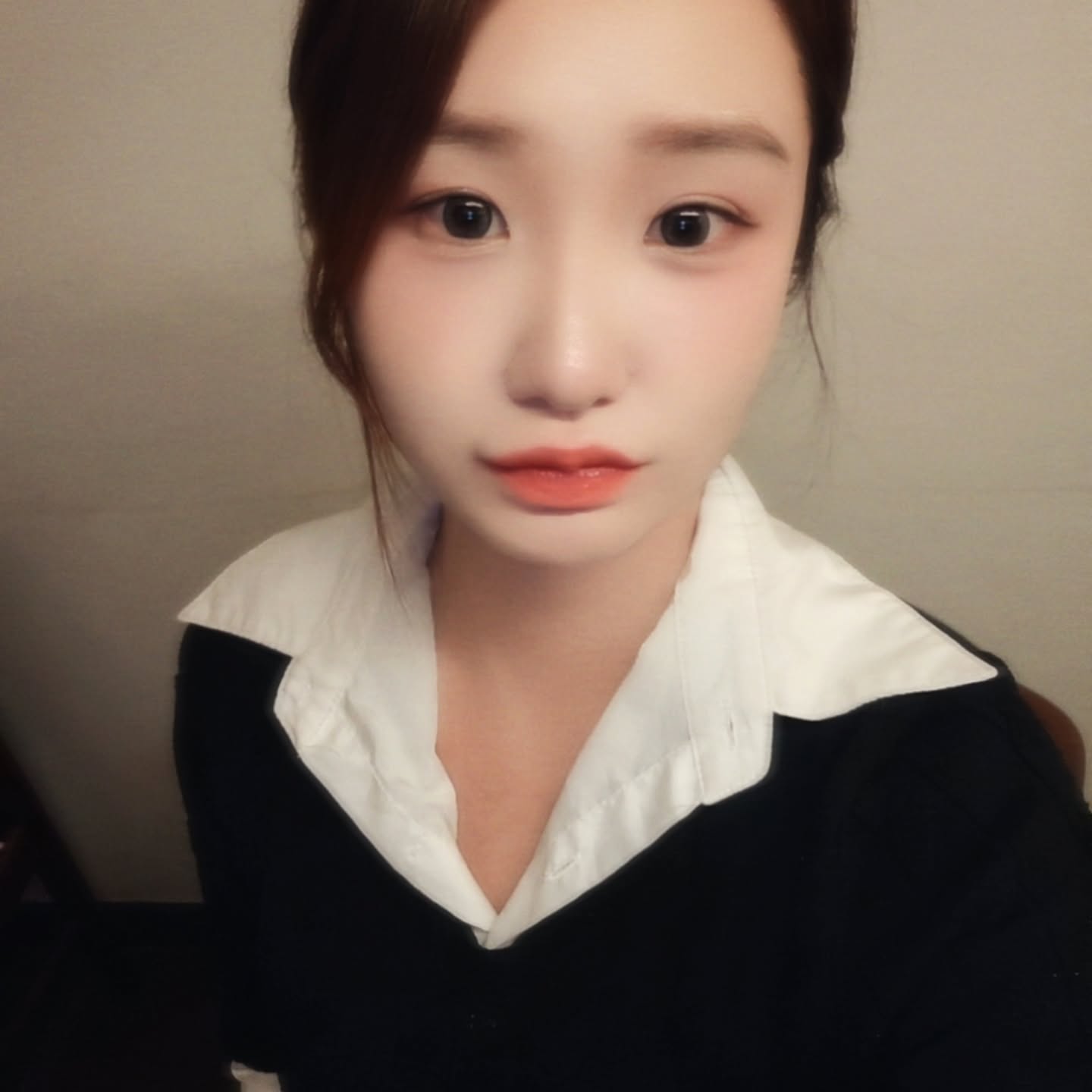 나는 마음에 드는 사진☺️ 허허..뉘슈?
화장하는 날도, 사진찍는 날도 귀하디 귀해💚