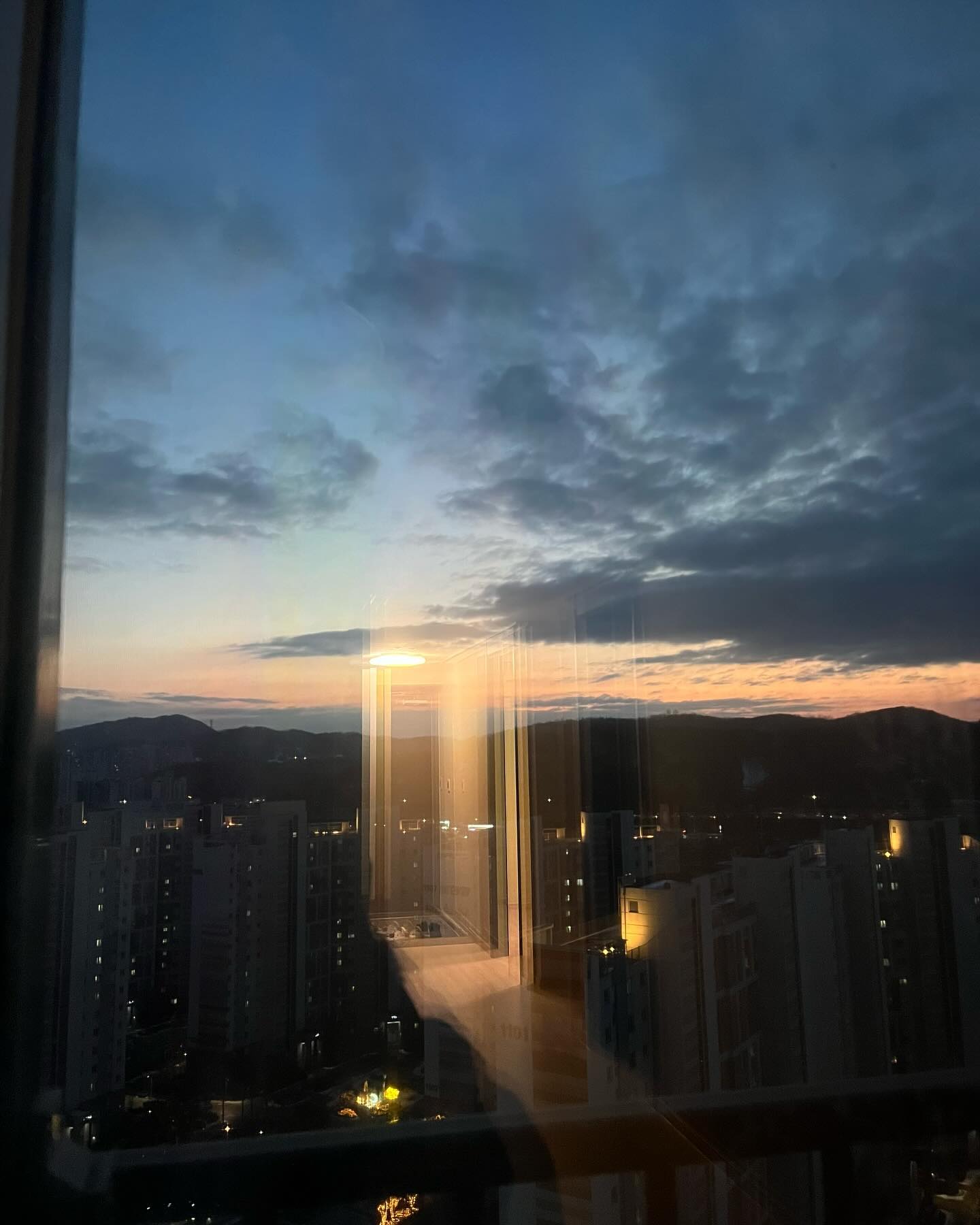 이사 너무 힘들다 👾
그래도 이사하니 행복하다아 💜