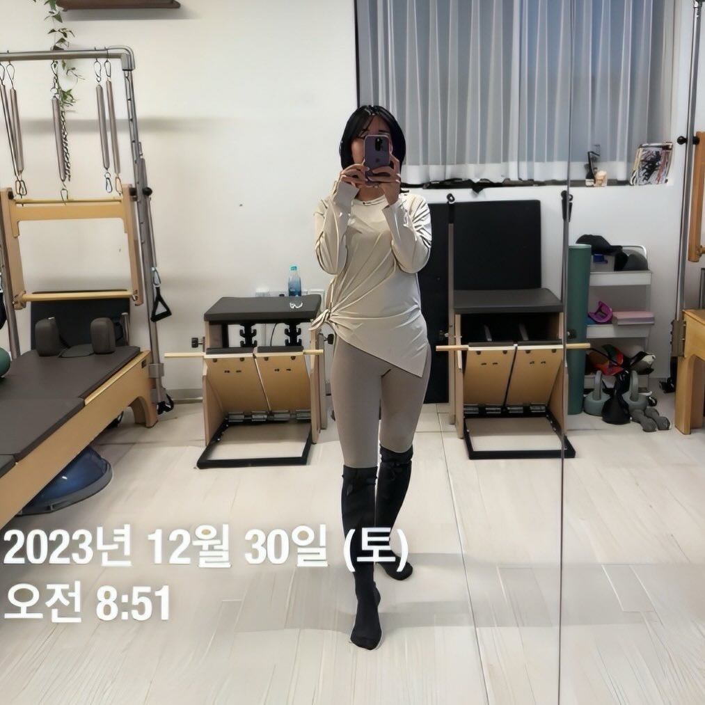 #오운완 
.
2023년의 마지막 토요일도 불태워봅니다🔥
이번주에 운동 많이 못했더니 너무나 개운하고 시원하네요. ☺️
.
자세가 늘 바르지 않기 때문에 일주일에 한번씩 가면 꼭 몸이 조금 틀어진걸 느끼는데요, 🥲이번 주 내내 힐 신고 행사를 했더니 안 좋은 컨디션을 느꼈어요!
.
늦잠 대신 매주 토요일 필라테스로 시원하게 시작하는 스스로를 아주 칭찬합니다👍

#새싹필라테스 #12월31일
#운동 #주말운동 #남양주필라테스 
#필라테스추천 #필라테스